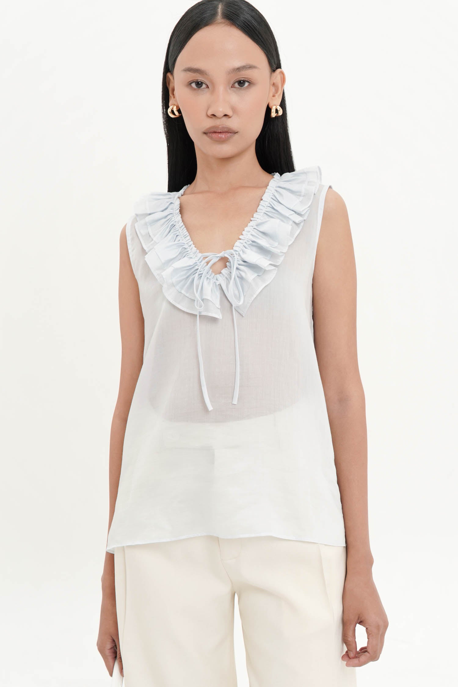 Madeline Sleveless Ruffle Top In Blue