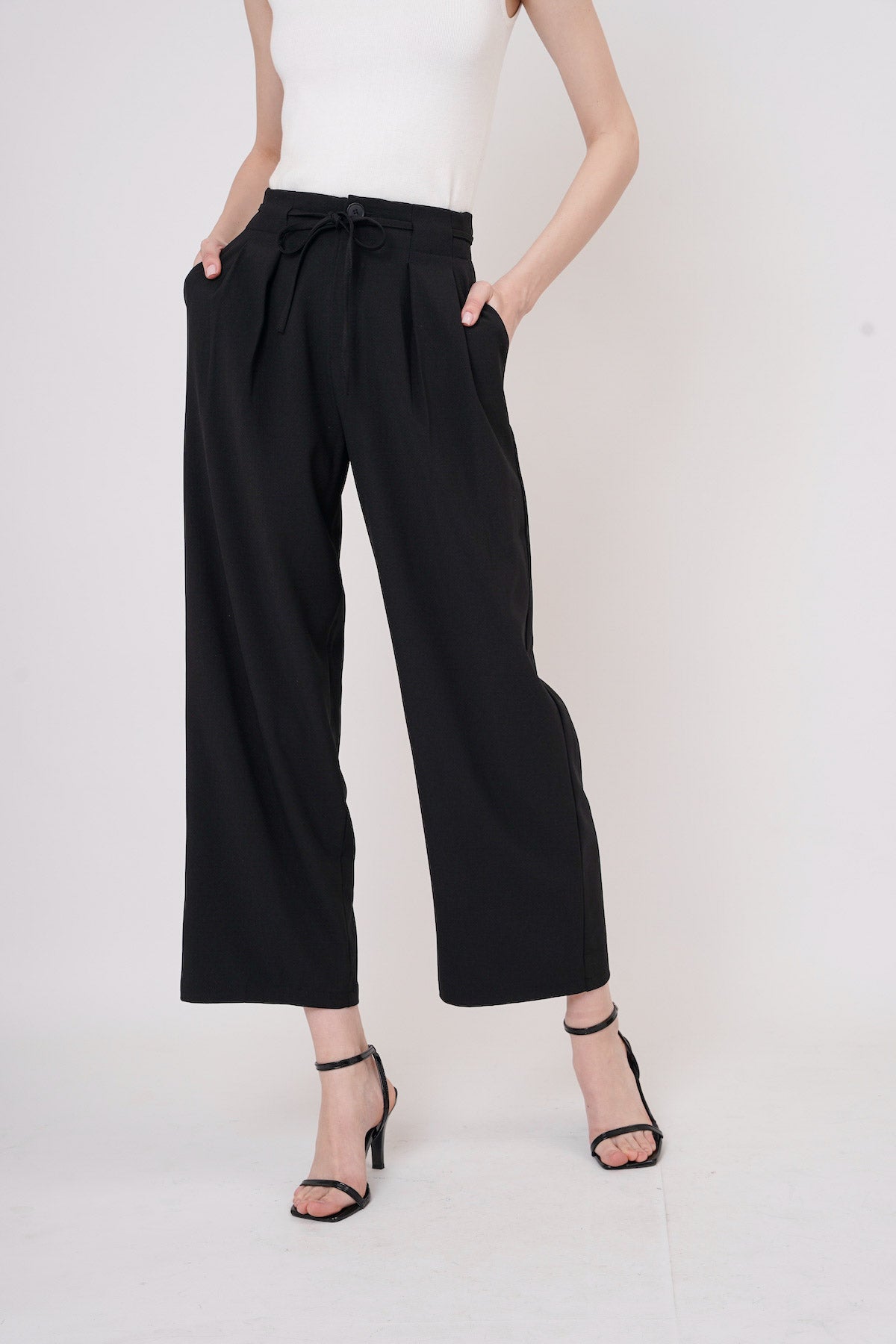 Cooper High-Waist Belted Pants In Black