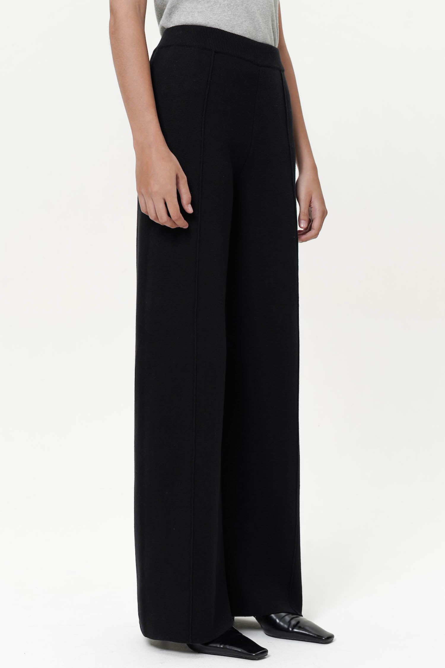 Bryn Knit Trousers In Black