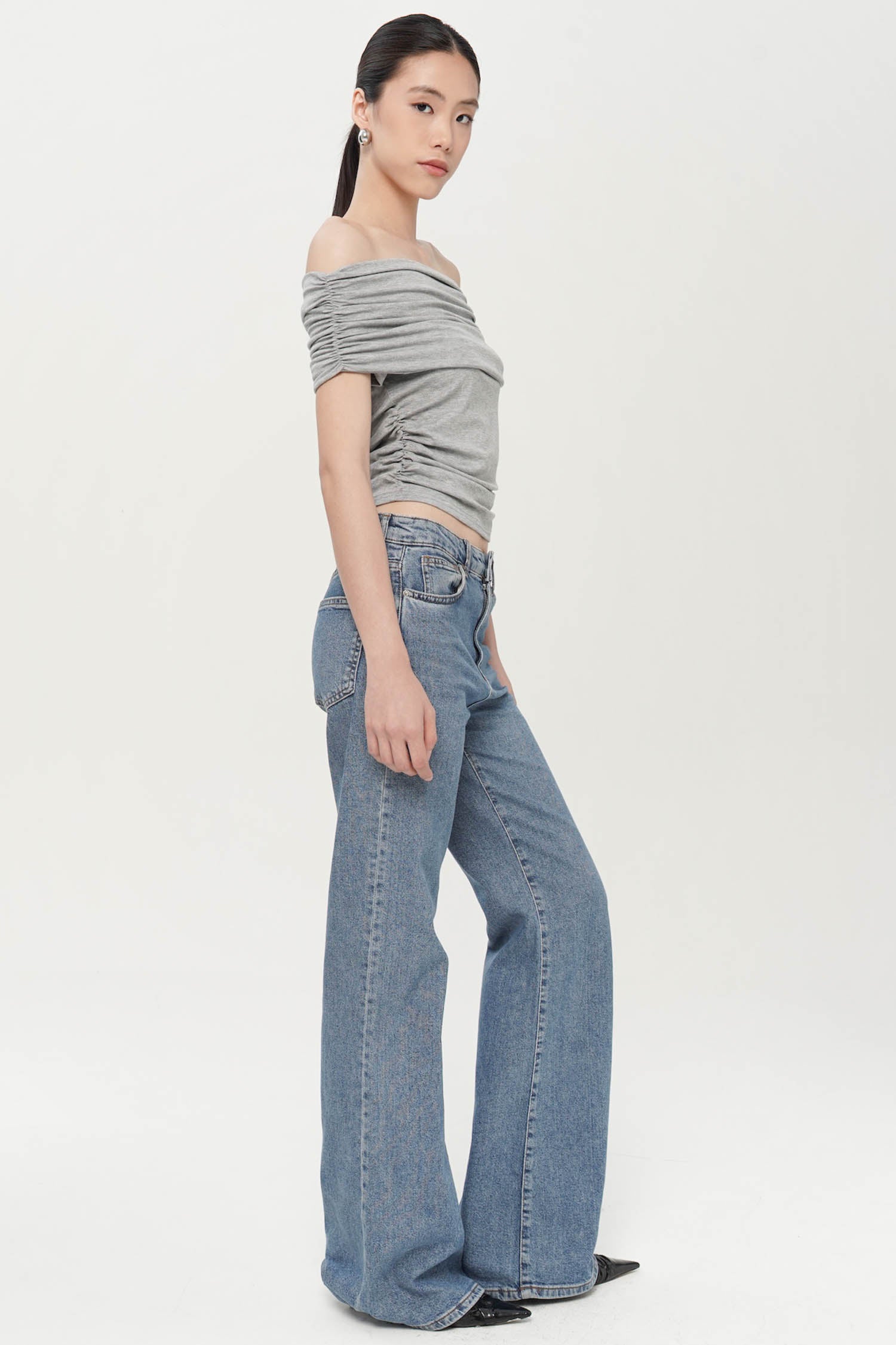 Zealia Off-Shoulder Top In Grey