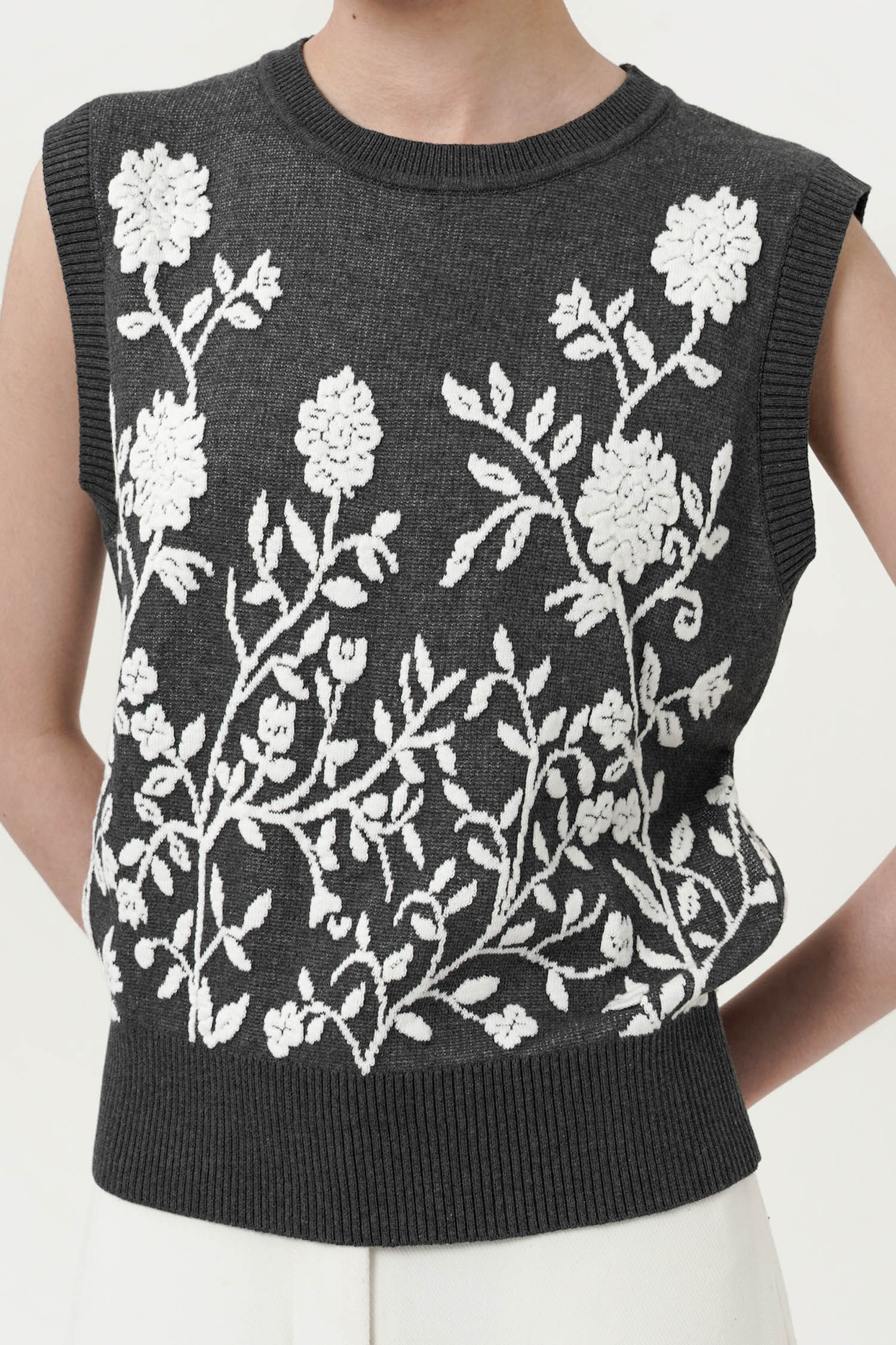 Damia Floral Top In Dark Grey