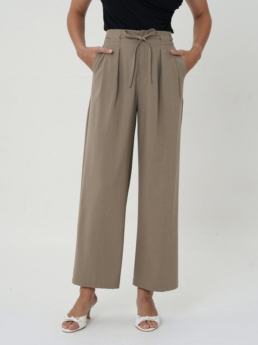 Cooper High-Waist Belted Pants In Khaki