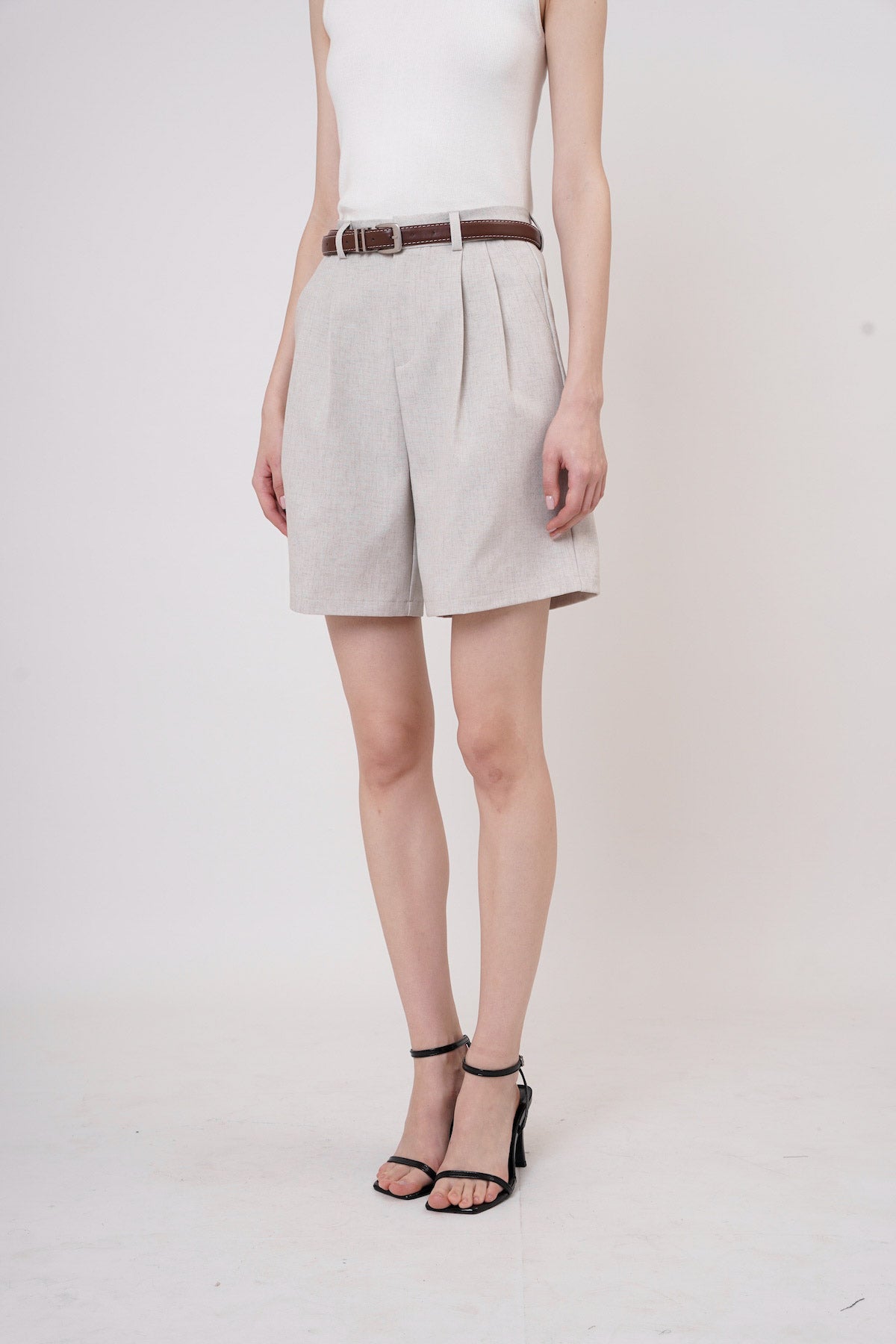 Carlos Pleated Shorts In Broken White