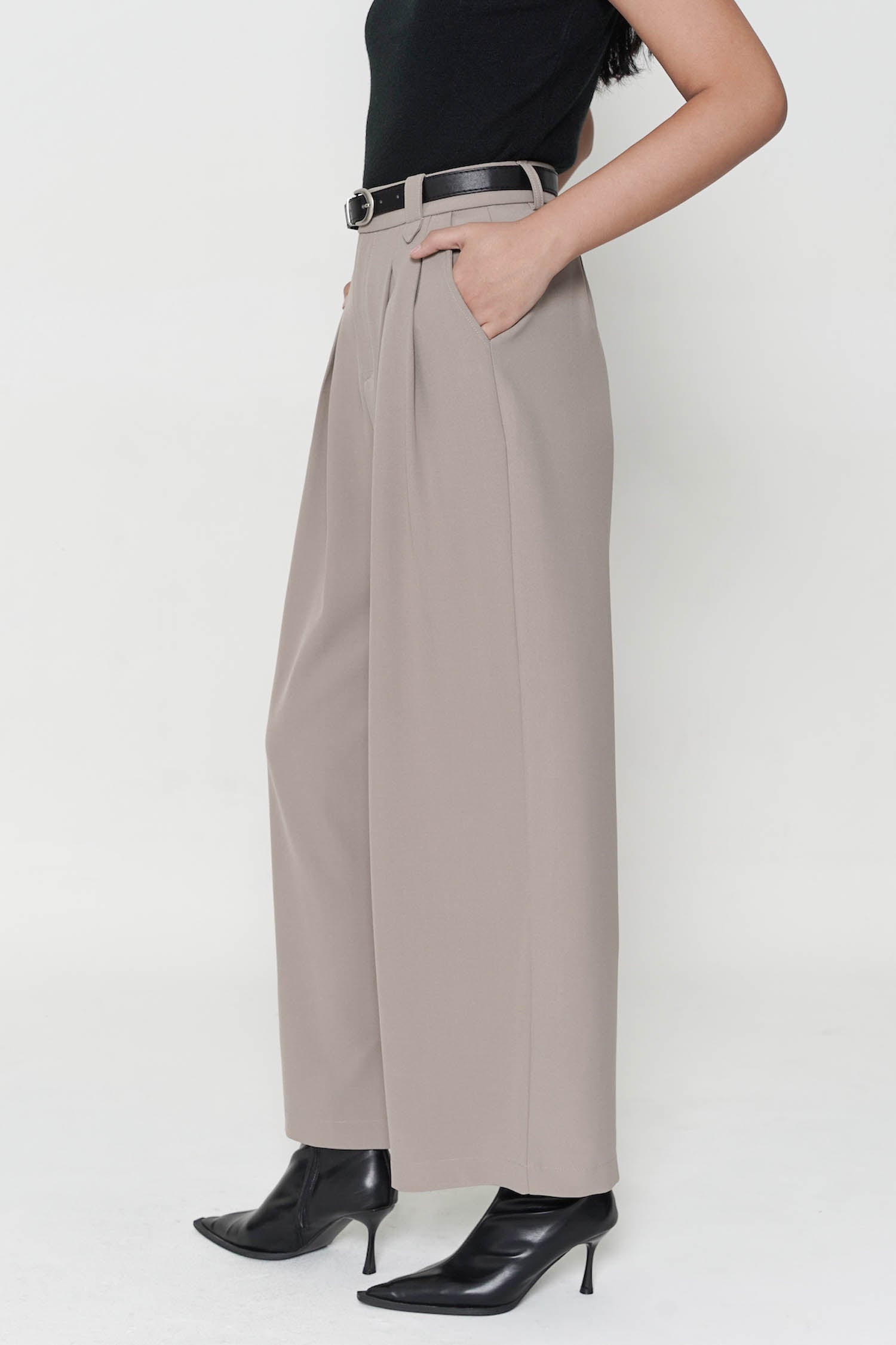 Walter Belted Trousers In Khaki