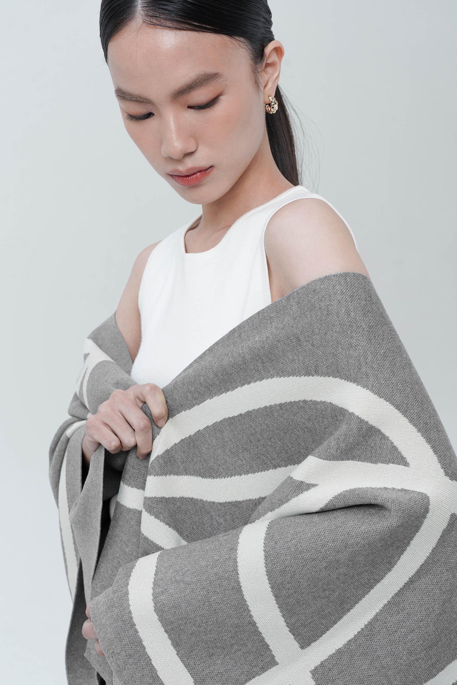 Kavish Cape Shawl In Grey