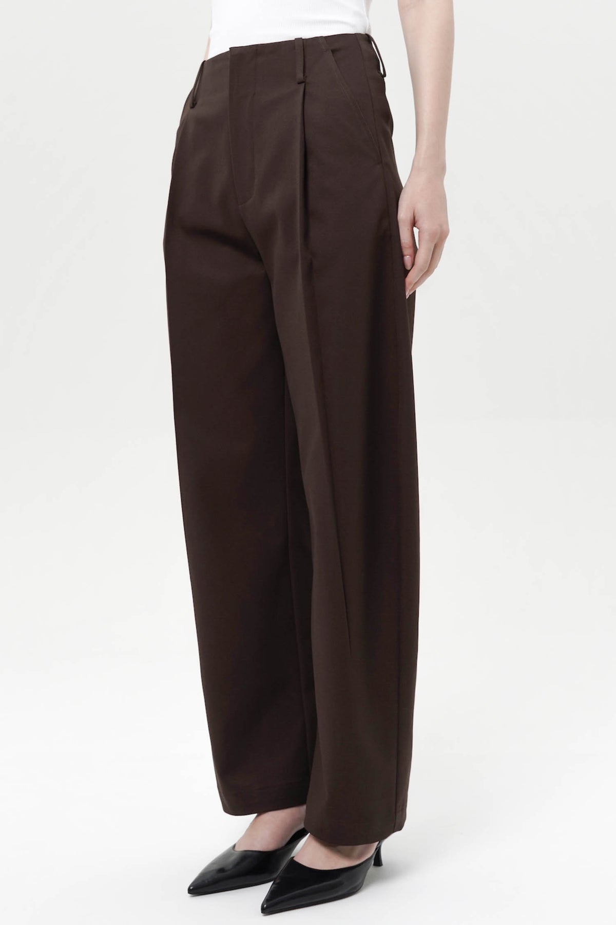 Rosso Pleated Barrel Trousers In Espresso