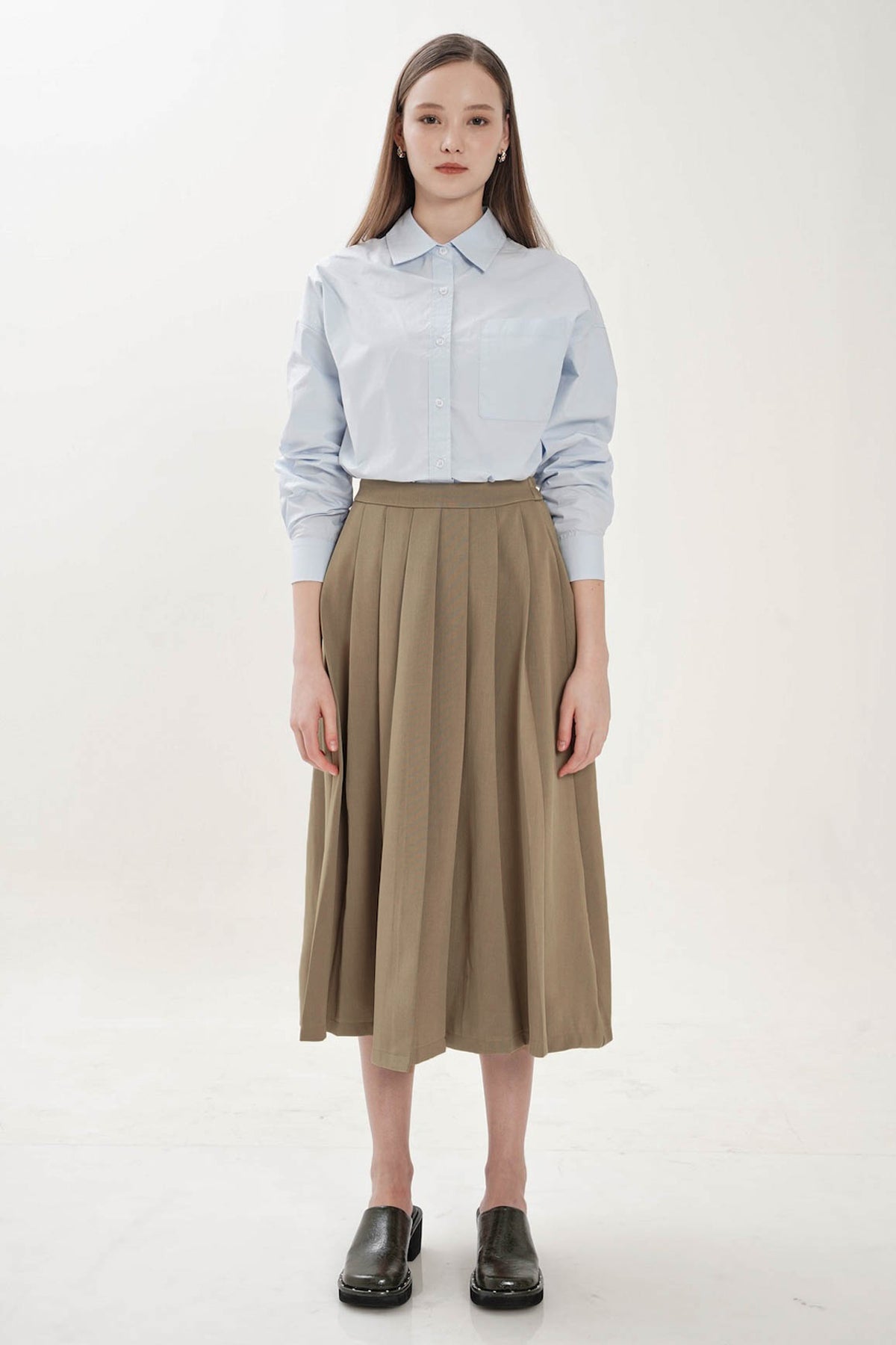 Omara Pleated Midi Skirt In Oak