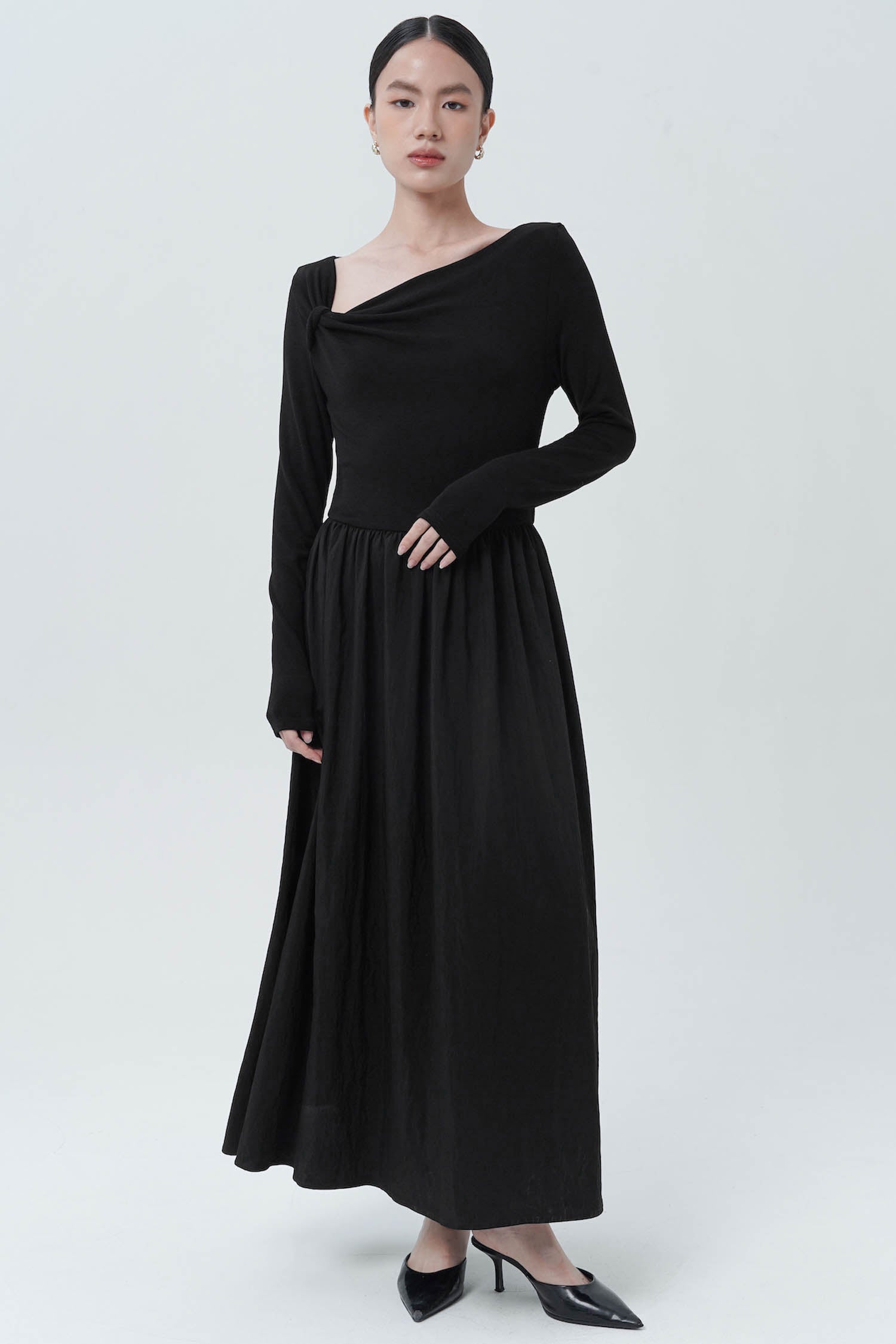 Sheiza Midi Dress In Black (4 LEFT)