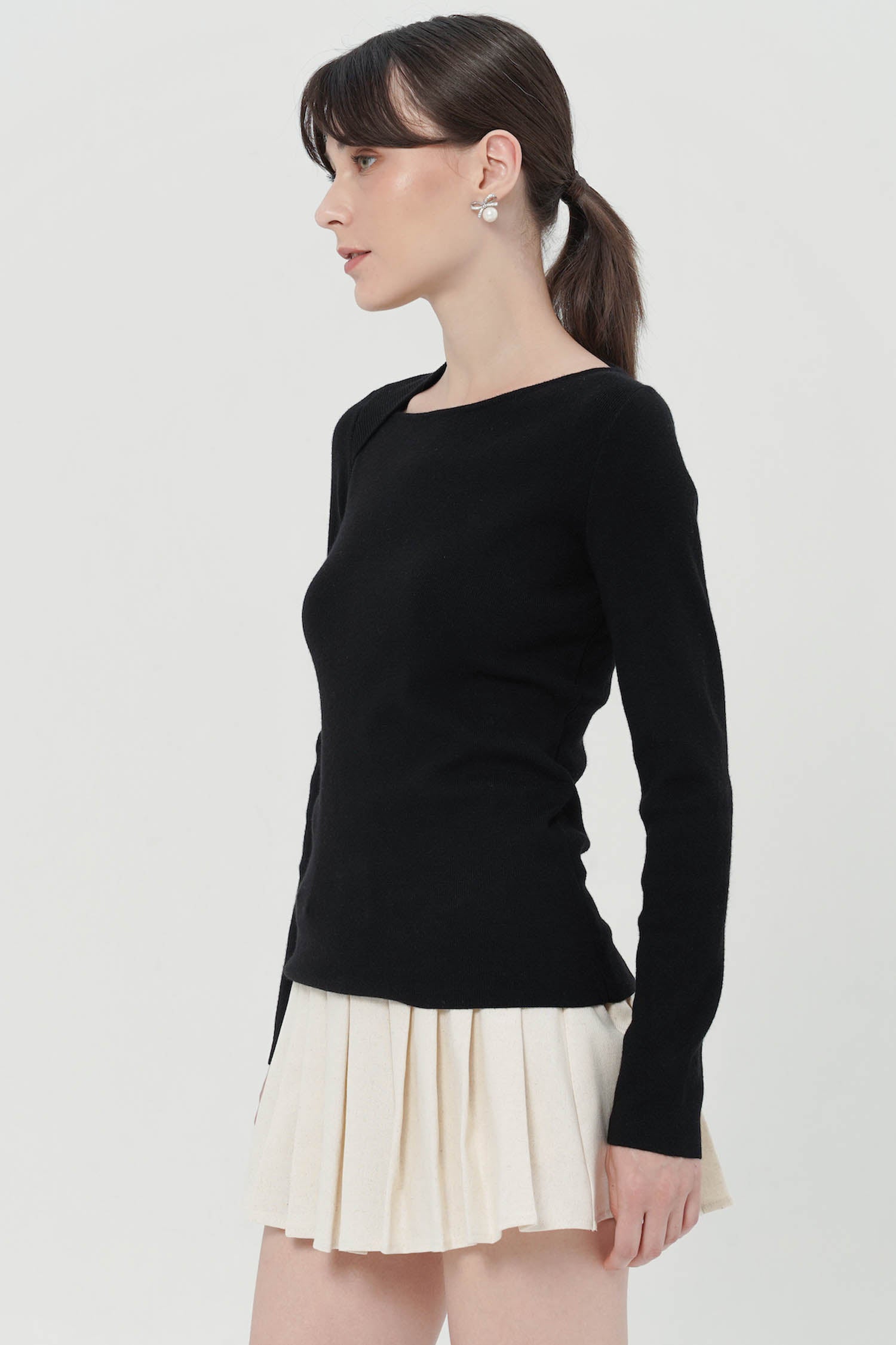 Yuji Top In Black