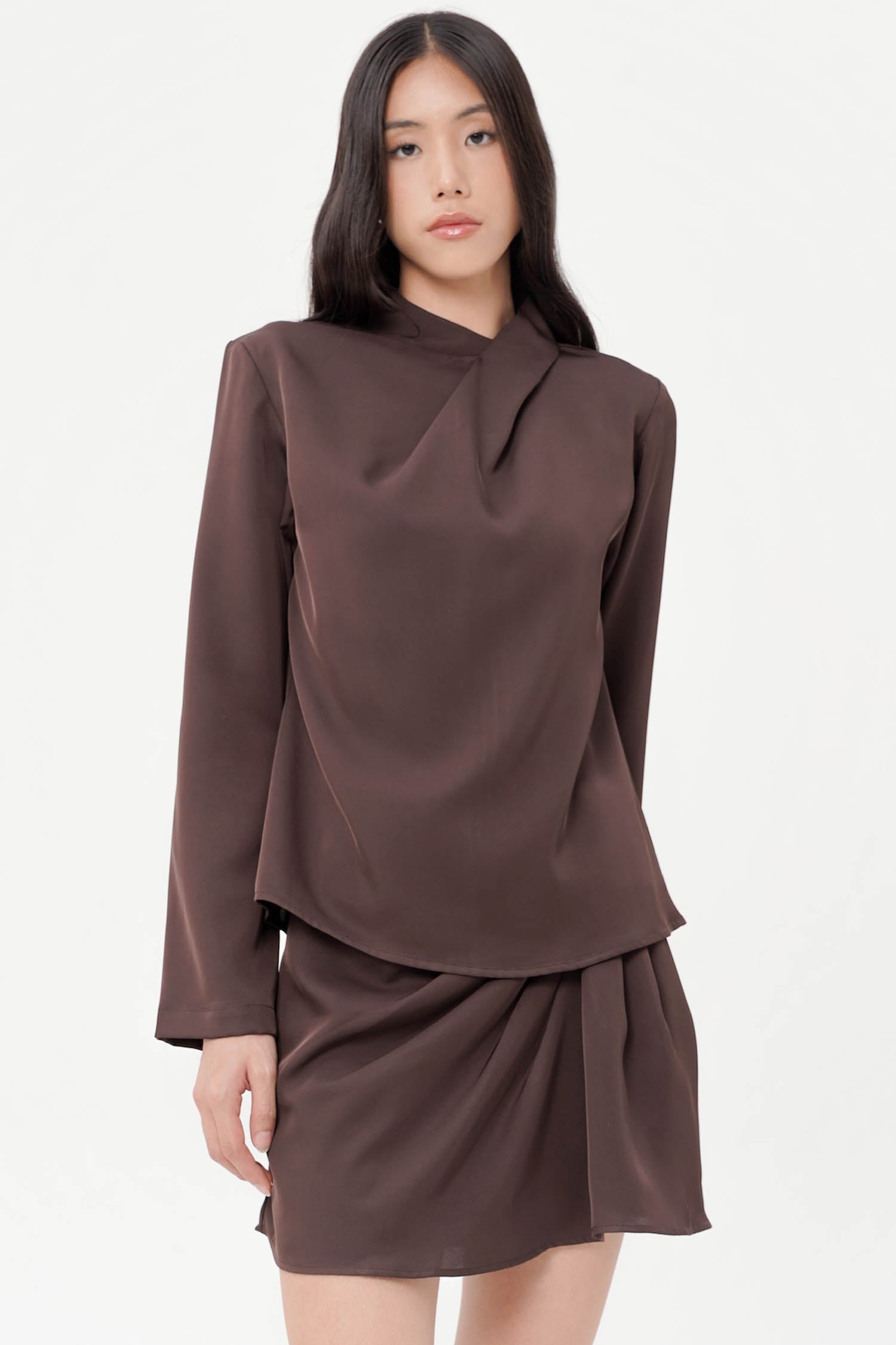 Gilford Drape Long Sleeve Top In Espresso