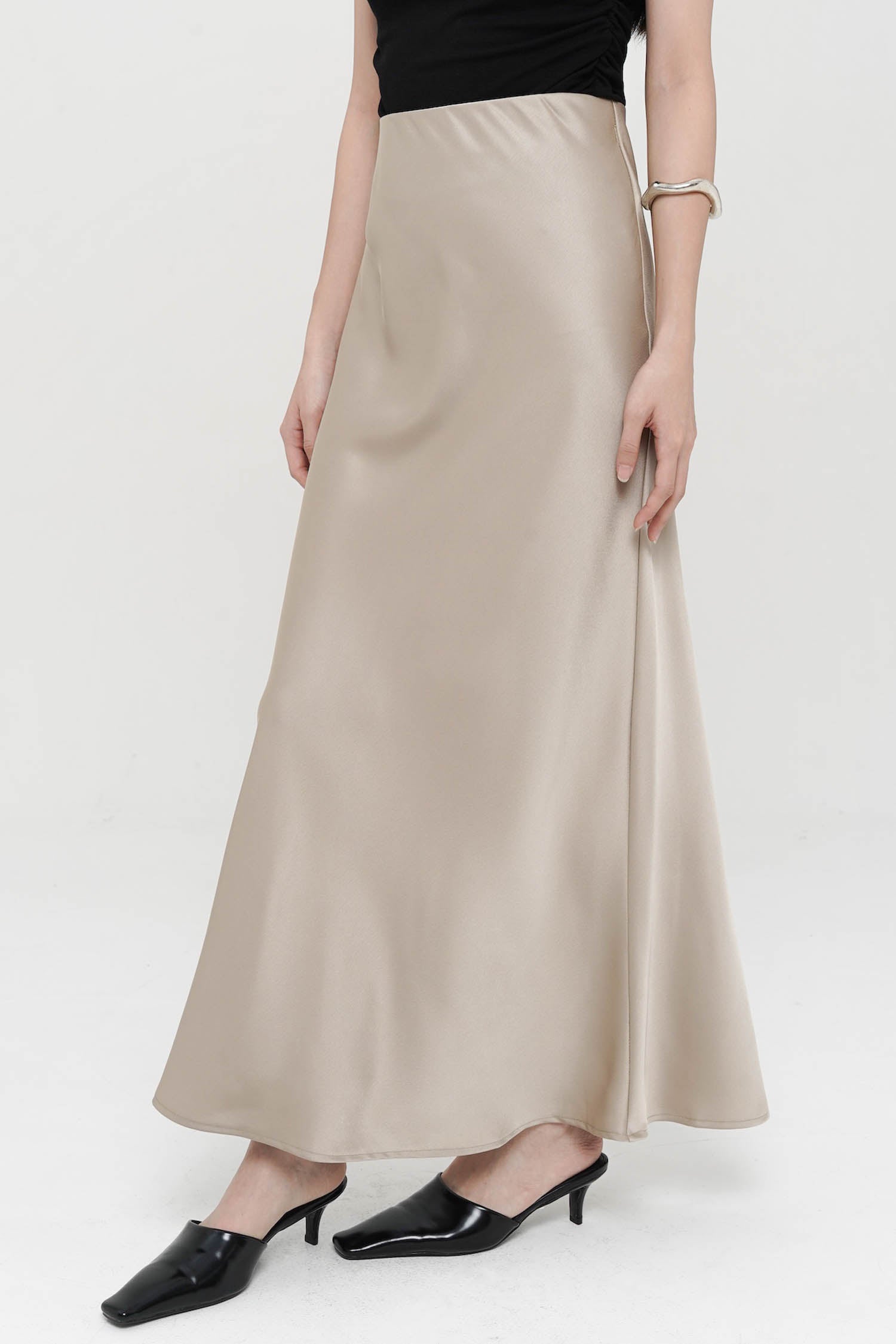 Betsy Satin Maxi Skirt In Champagne