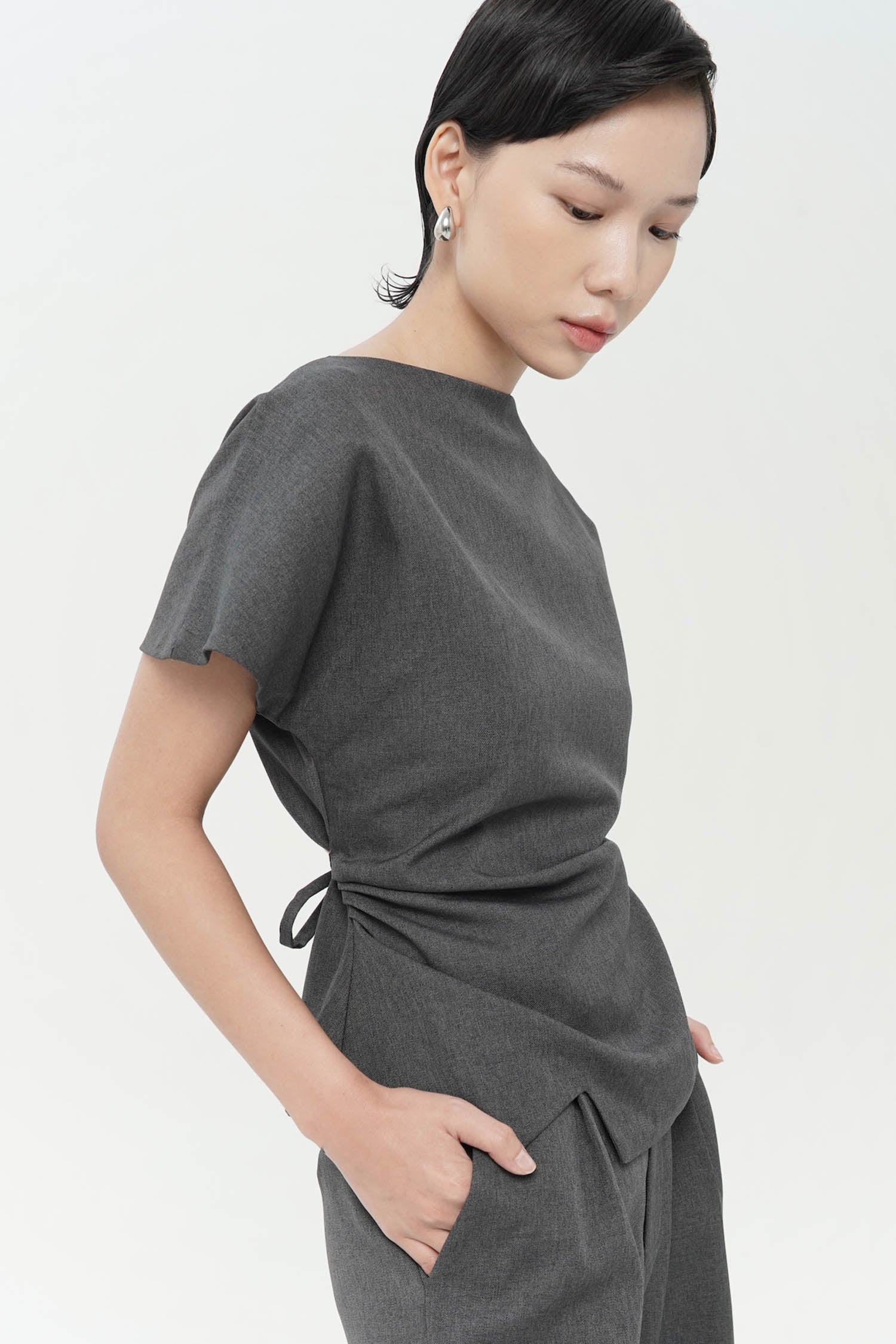 Sennan Cinched Top In Grey