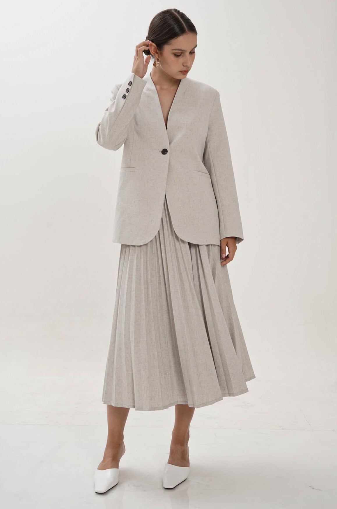 Beata Midi Pleated Skirt In White-Grey