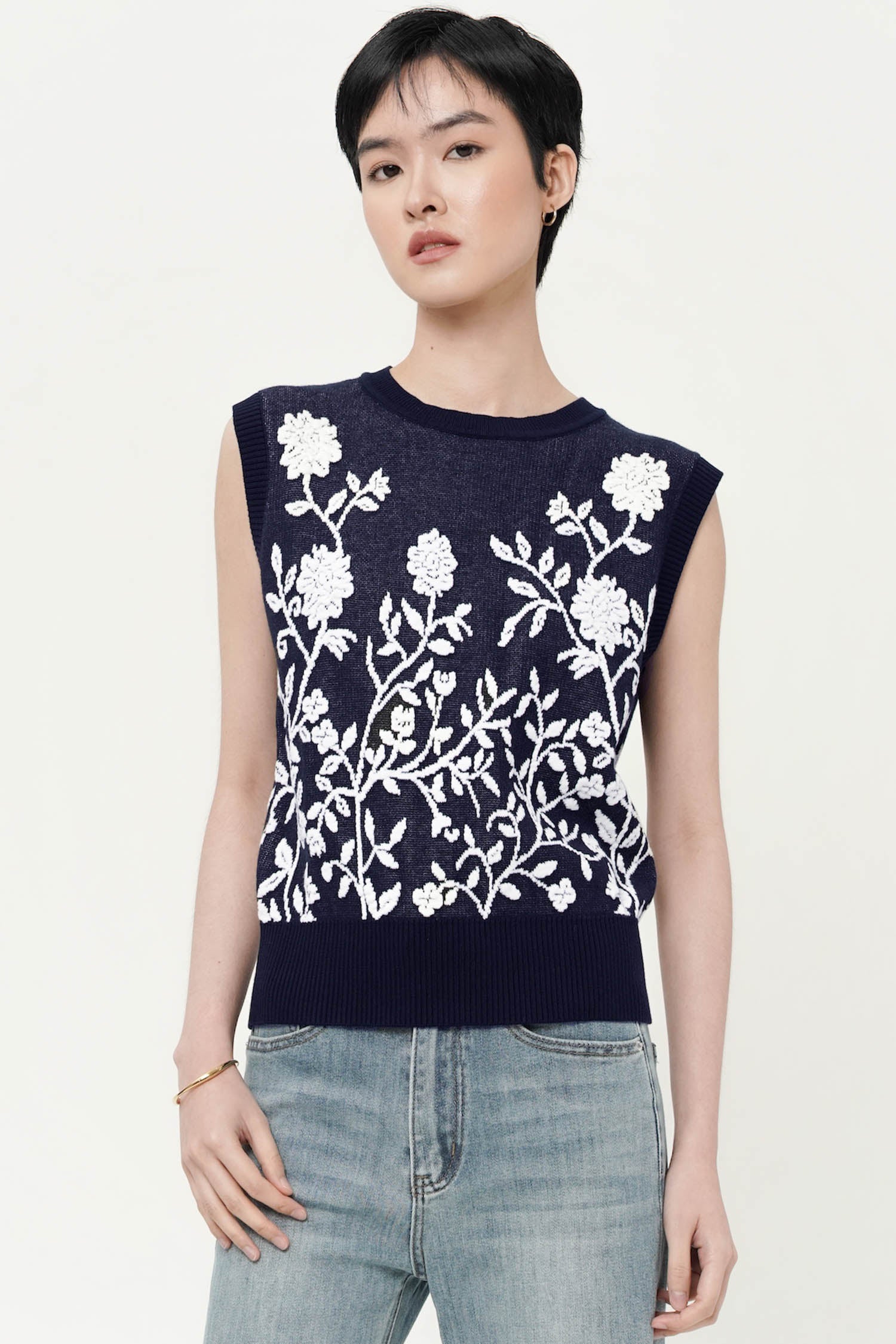 Damia Floral Top In Navy