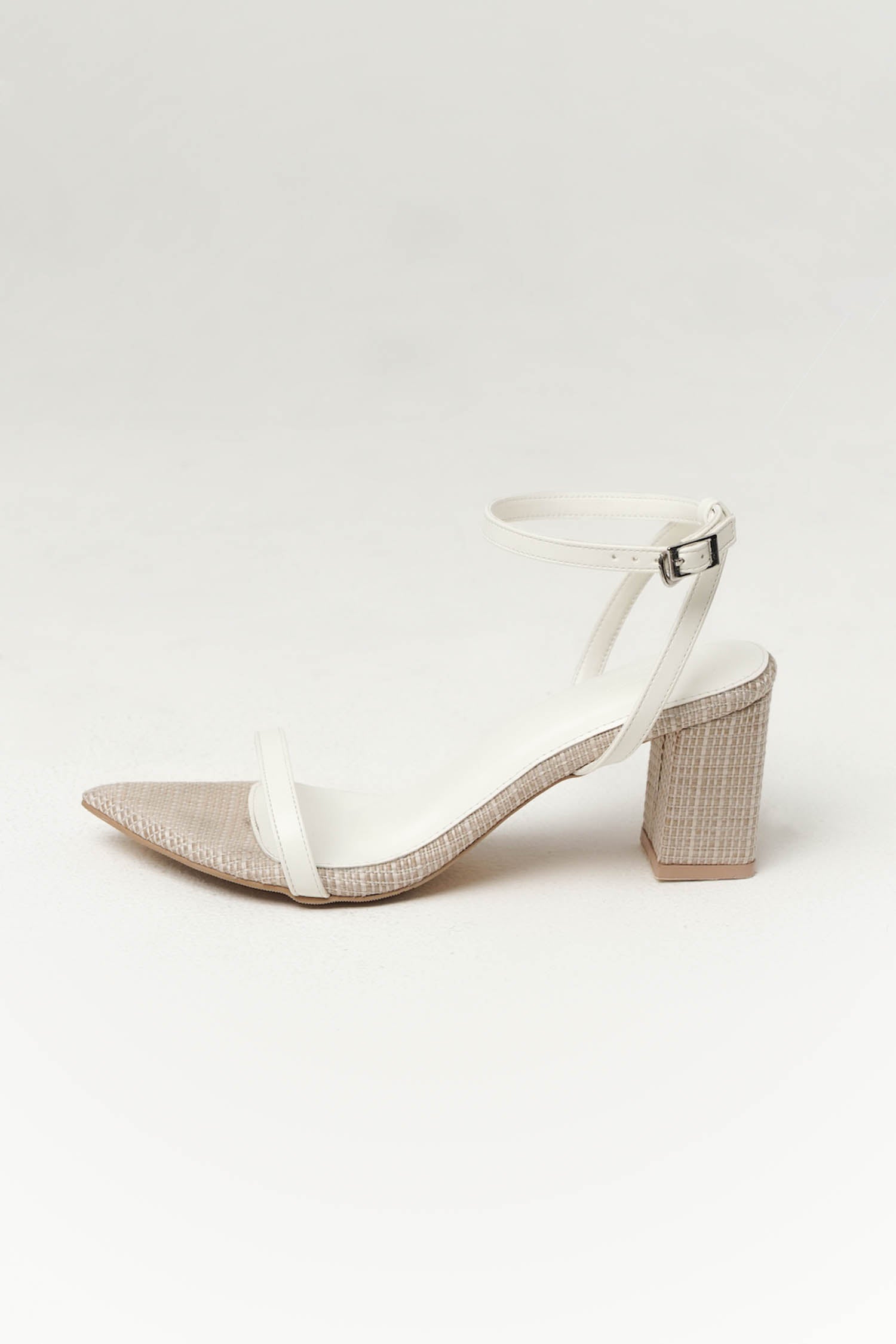 Mel Heels Resort In White