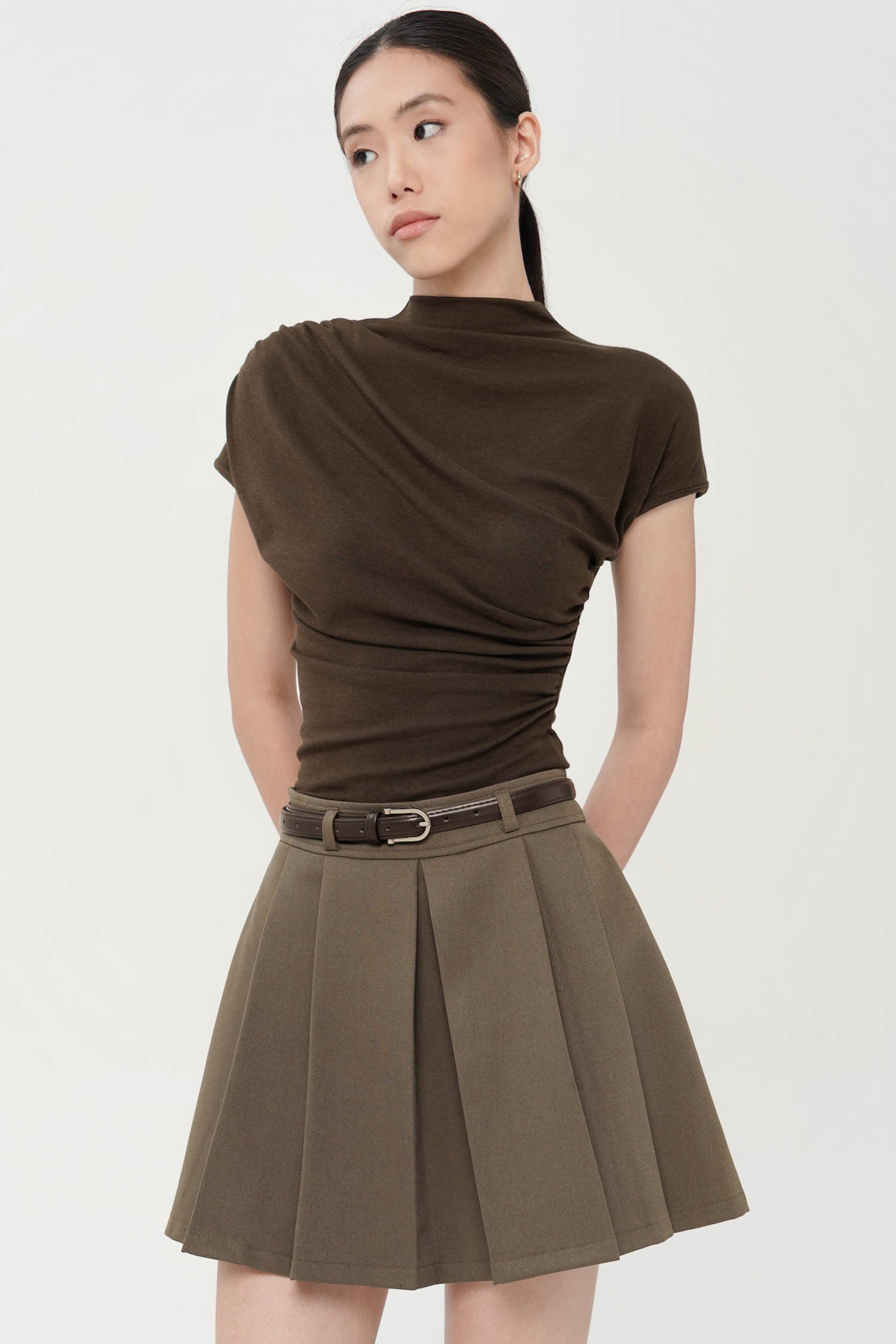 Abbie Pleated Mini Skort In Taupe