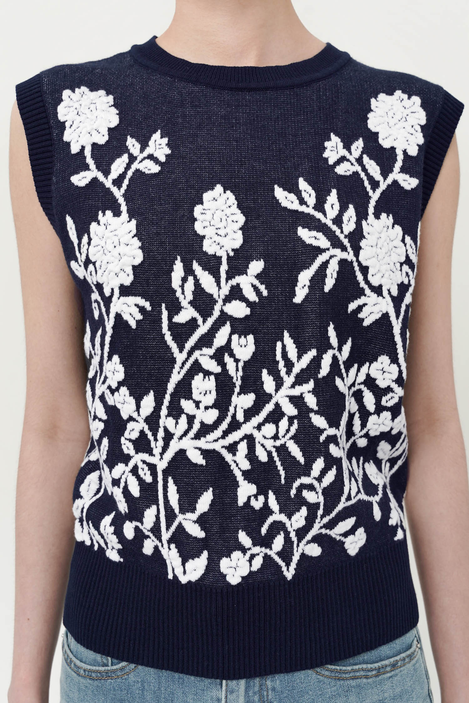Damia Floral Top In Navy