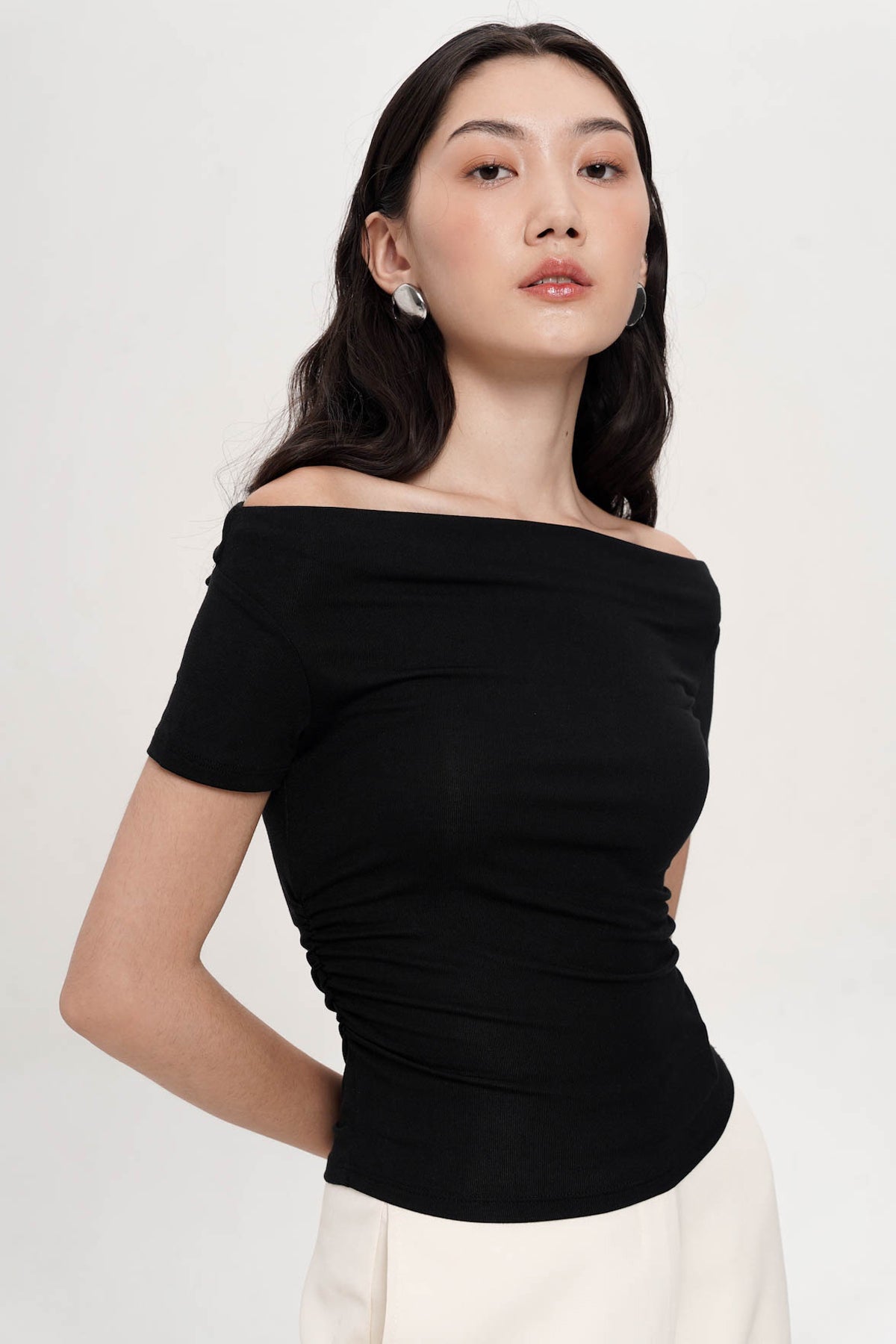 Belva Off-Shoulder Top In Black