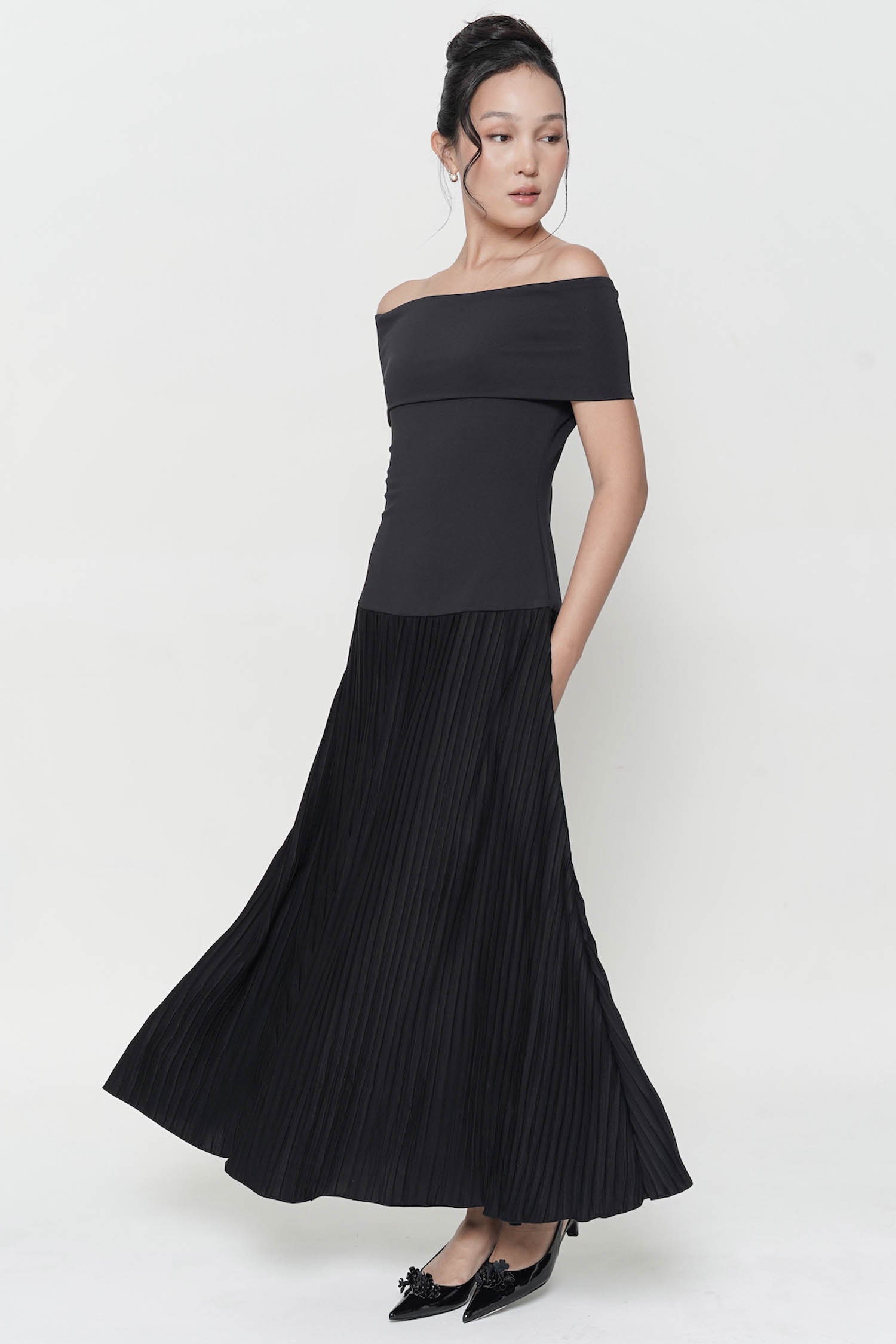 Quincy Dropwaist Pleats Dress In Black