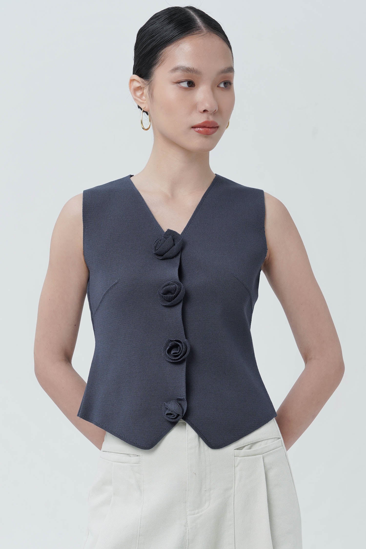 Maike Vest in Navy