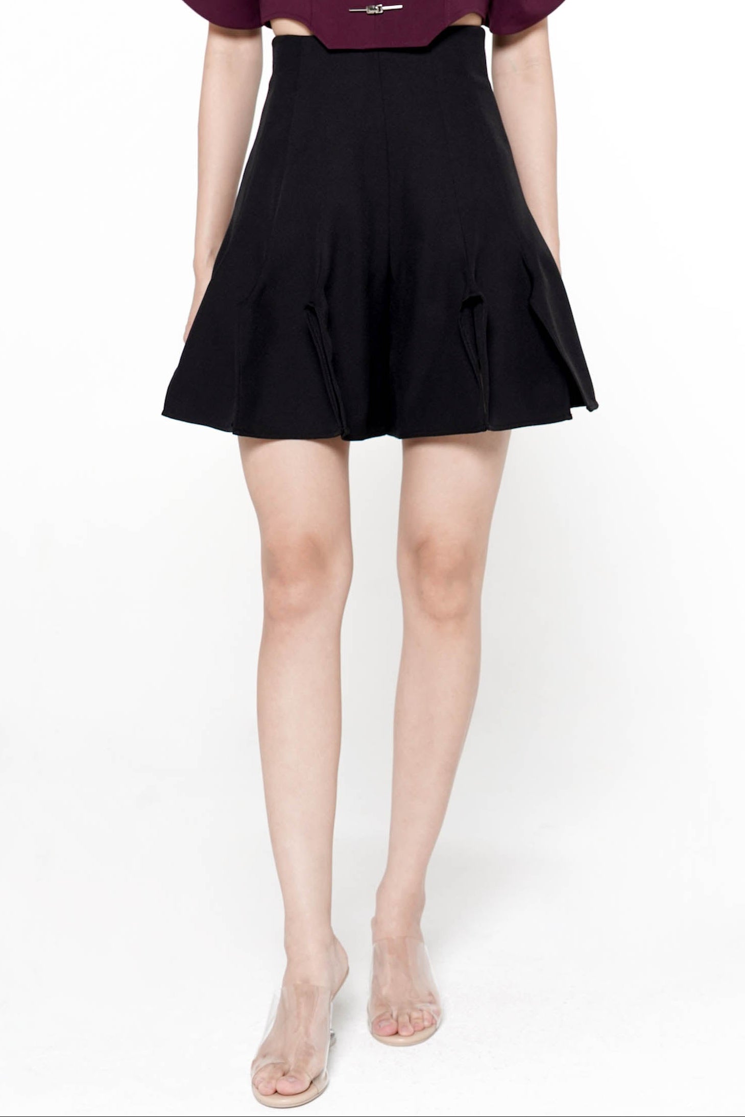Krilo Short Pants in Black