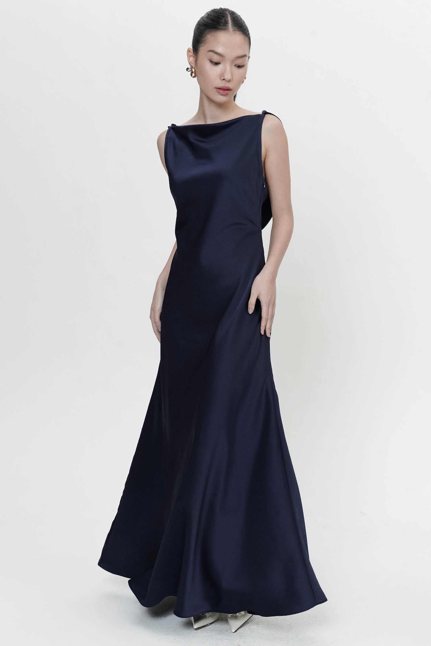 Efate Open Back Long Gown In Navy