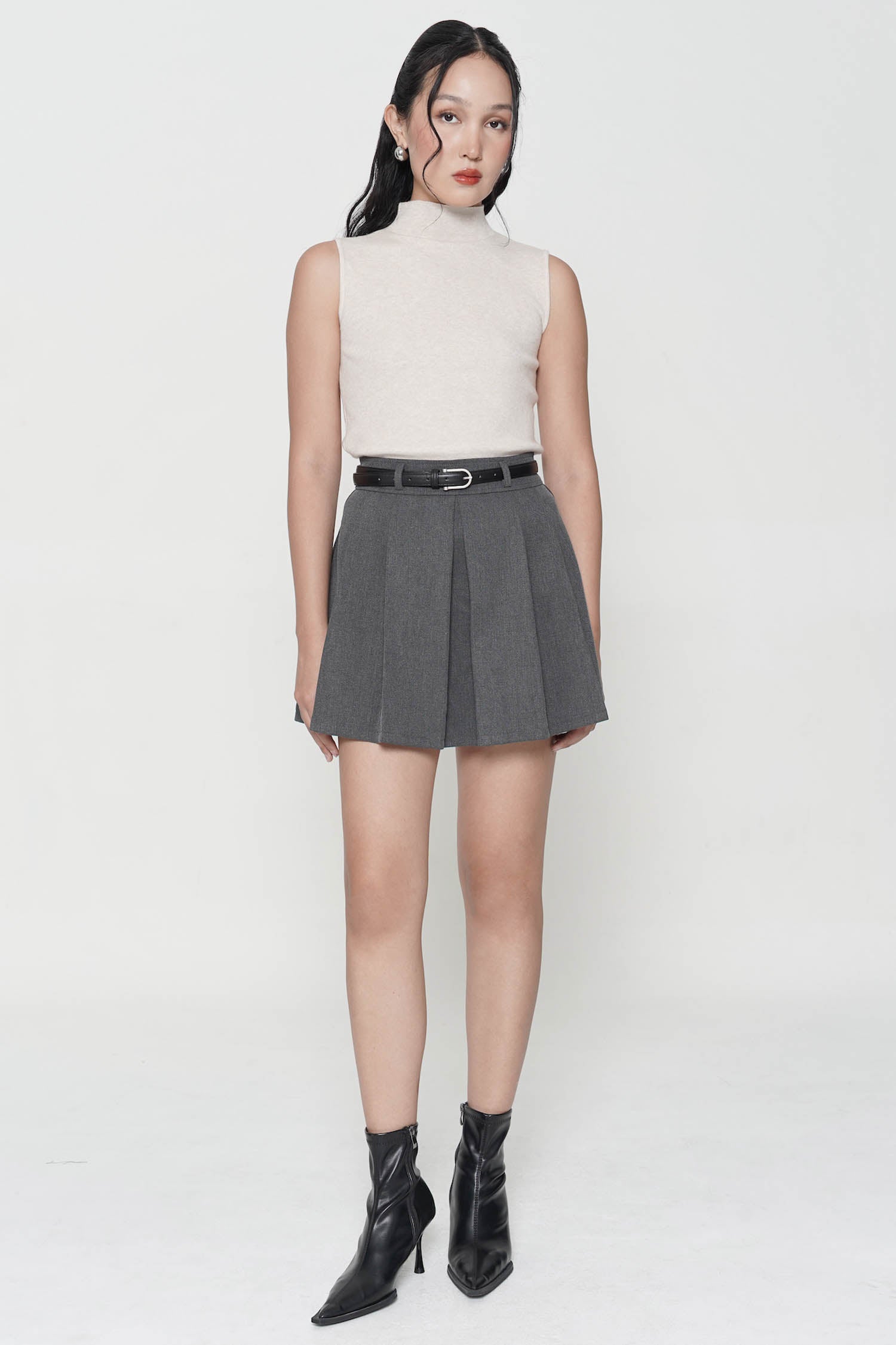 Abbie Pleated Mini Skort In Grey