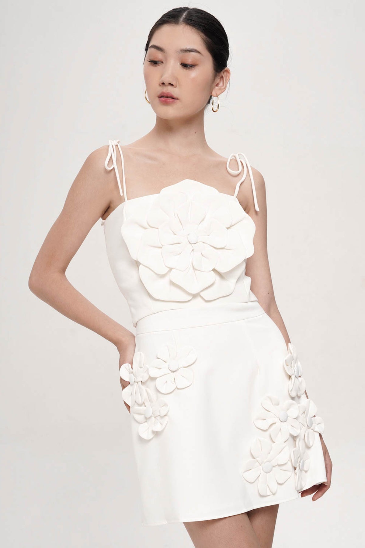 Kisa Flora Appliquéd Mini Skirt In Broken White