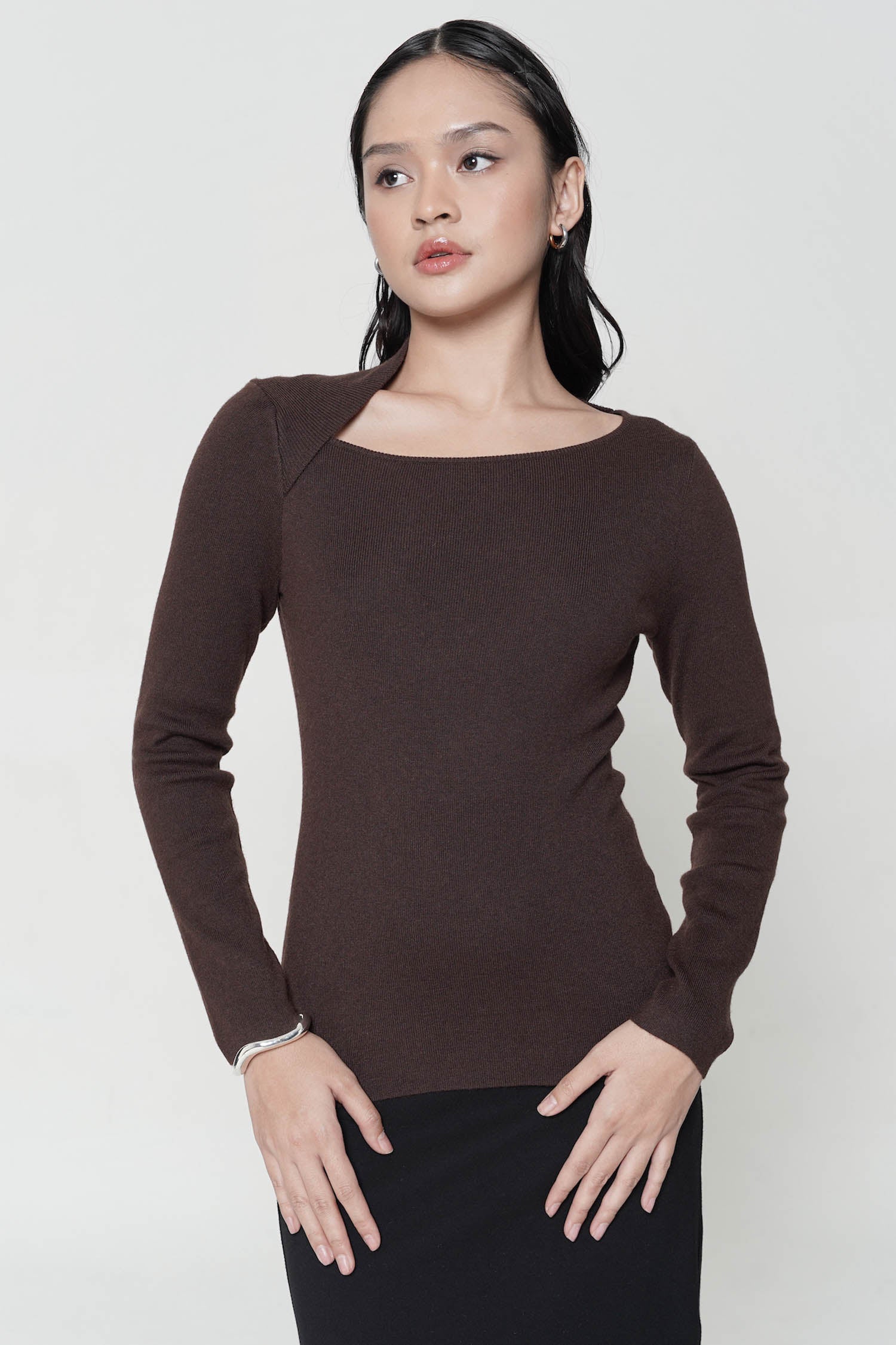 Yuji Top In Brown