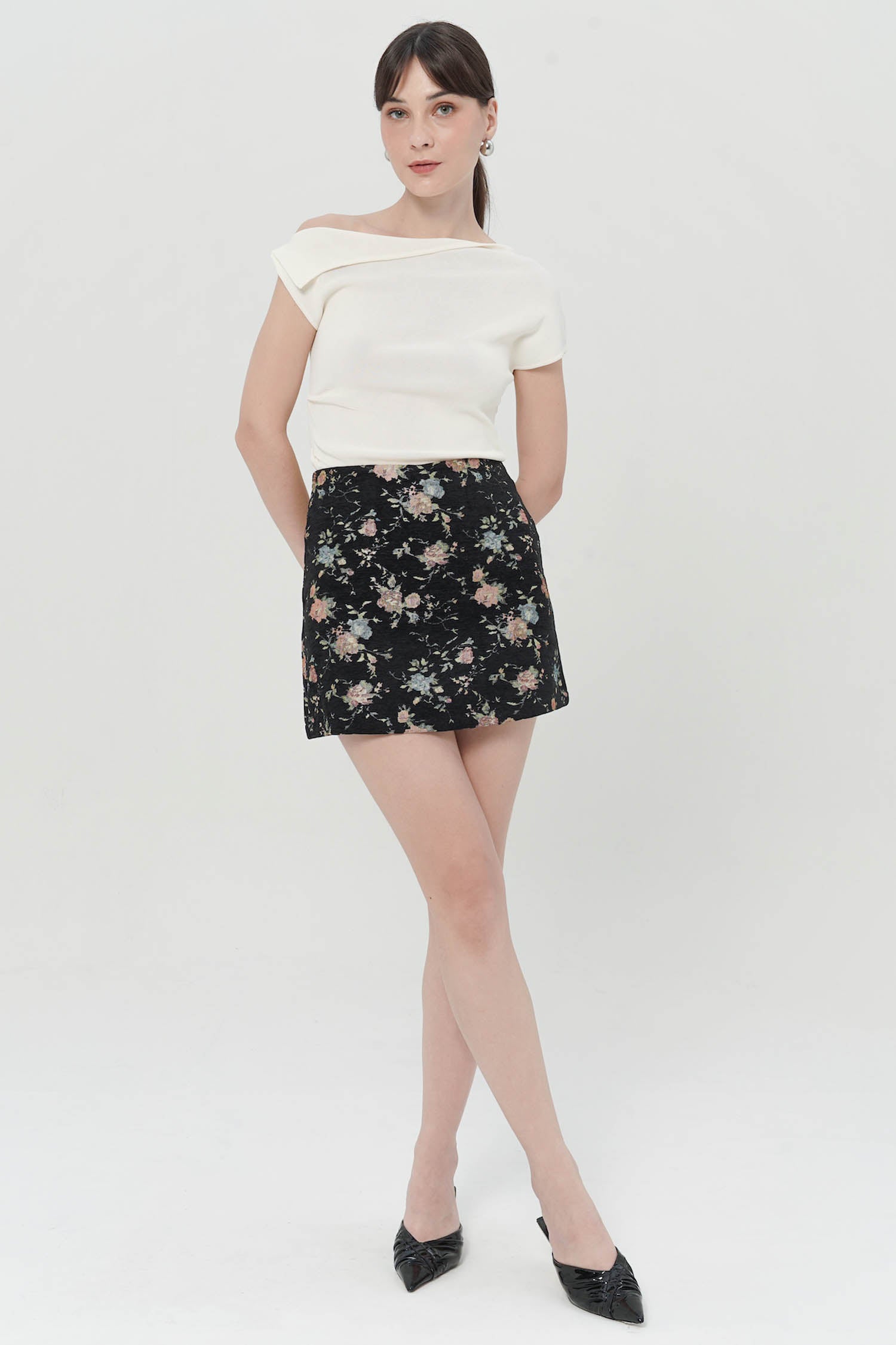 Nilou Floral-Print Mini Skort In Black