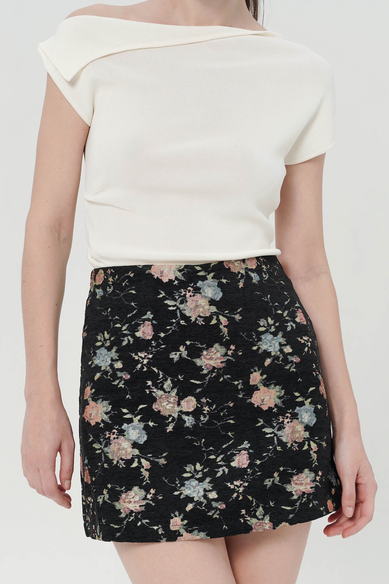 Nilou Floral-Print Mini Skort In Black (LAST PIECE)