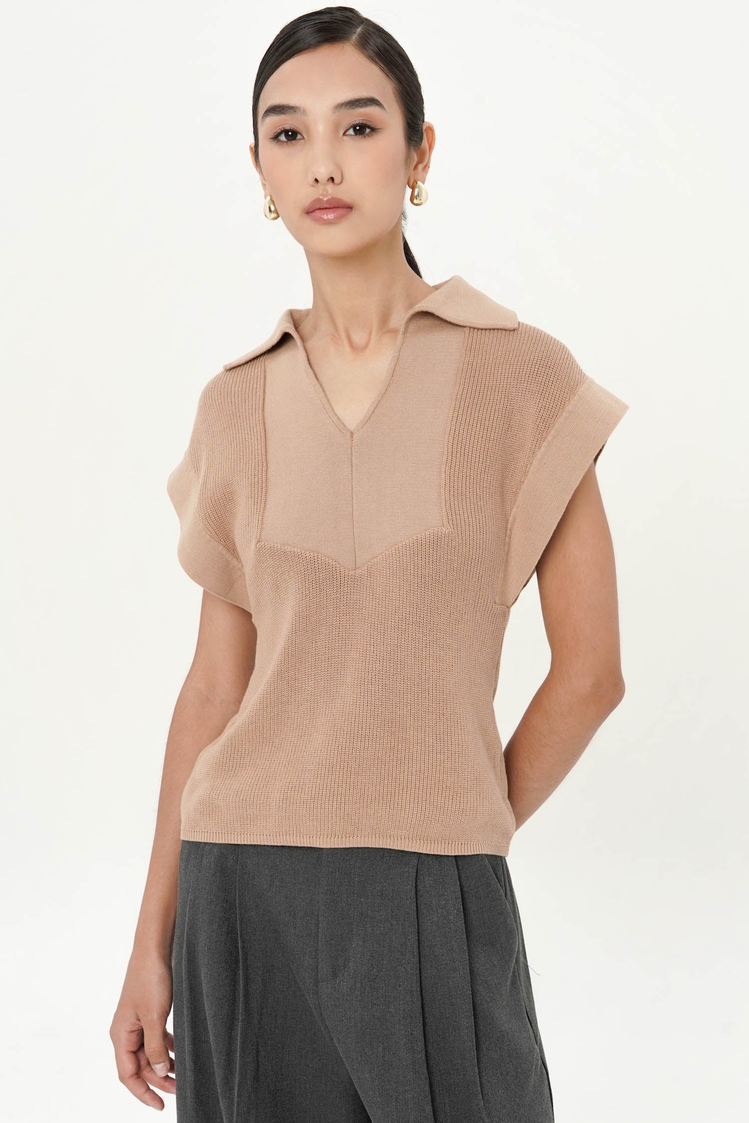 Pheby Essential Top In Camel