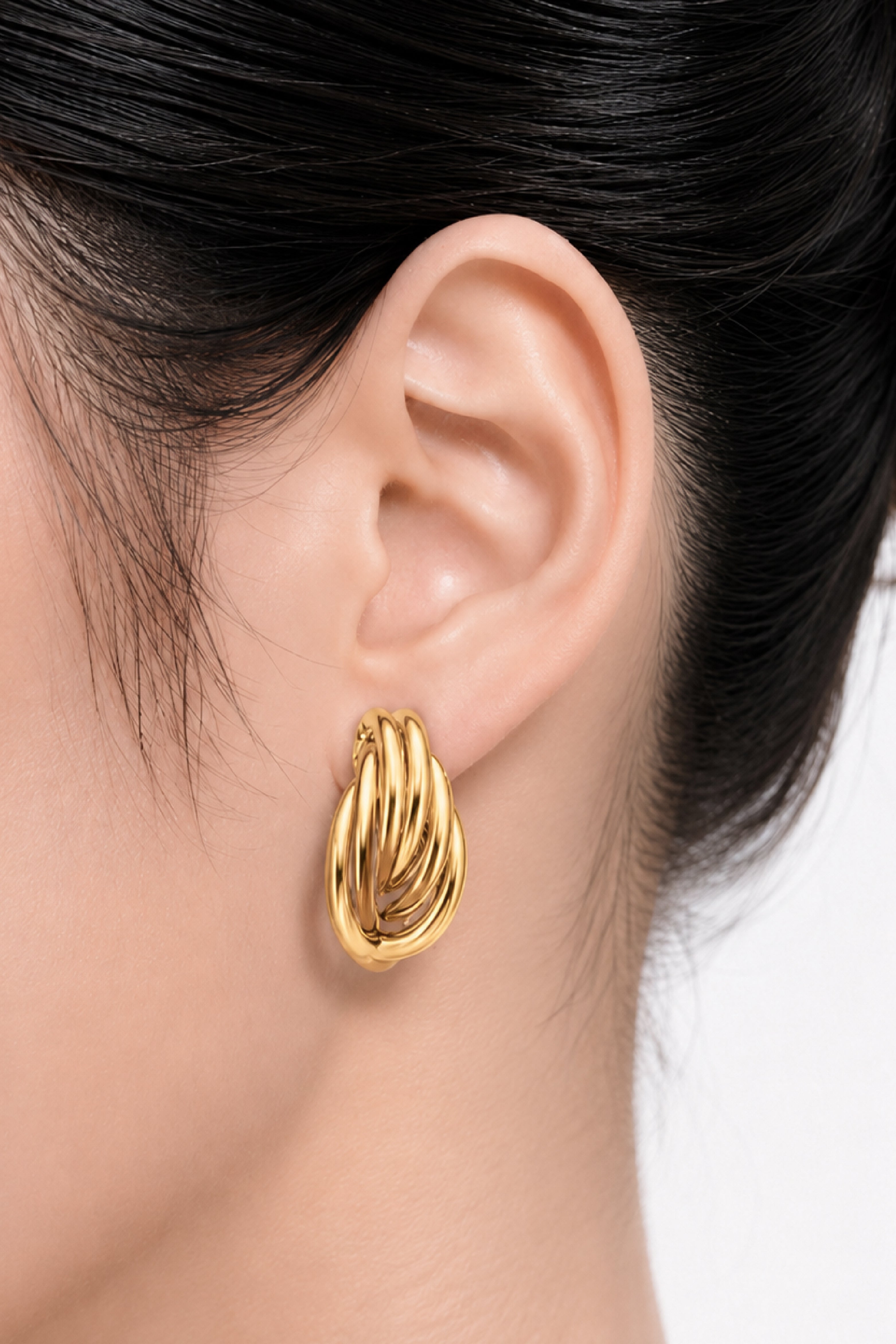 Swan Earring In Gold