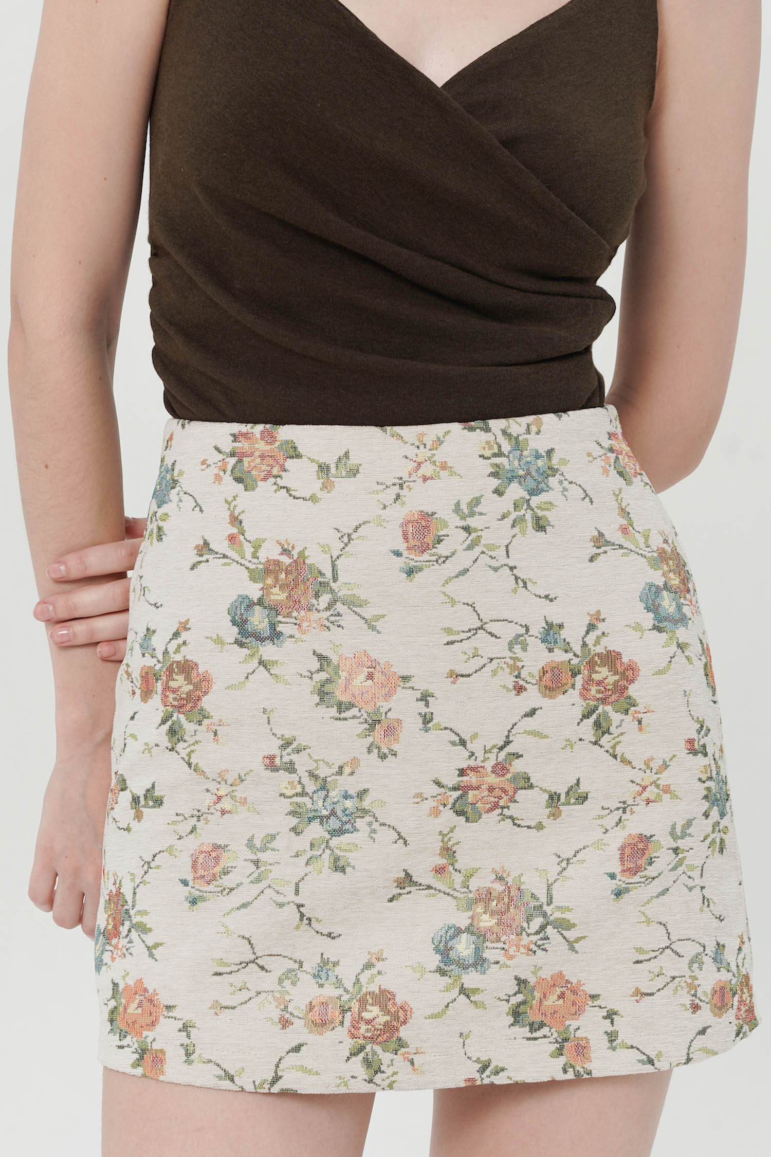 Nilou Floral-Print Mini Skort In Creme