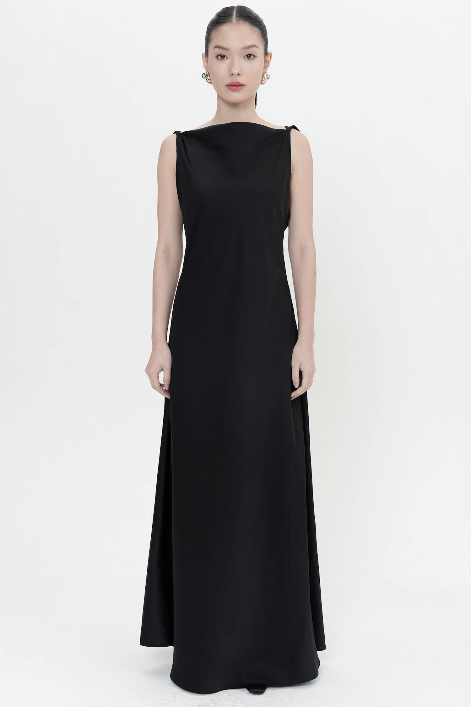 Efate Open Back Long Gown In Black