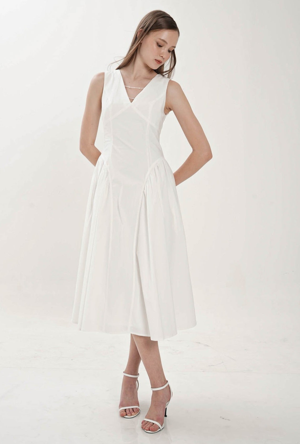 Junia Midi Dress In White