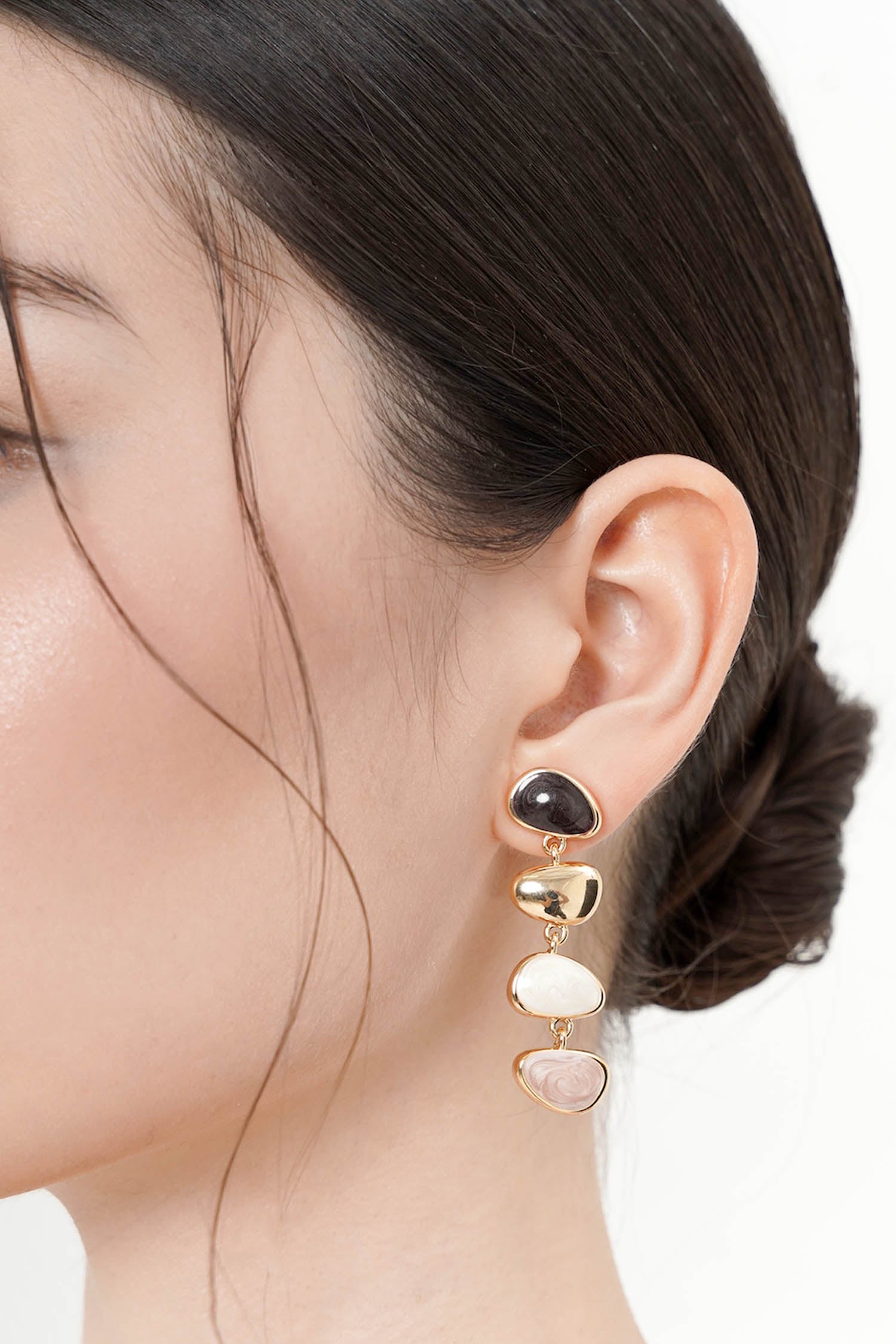 Soulin Earrings In White-Pink