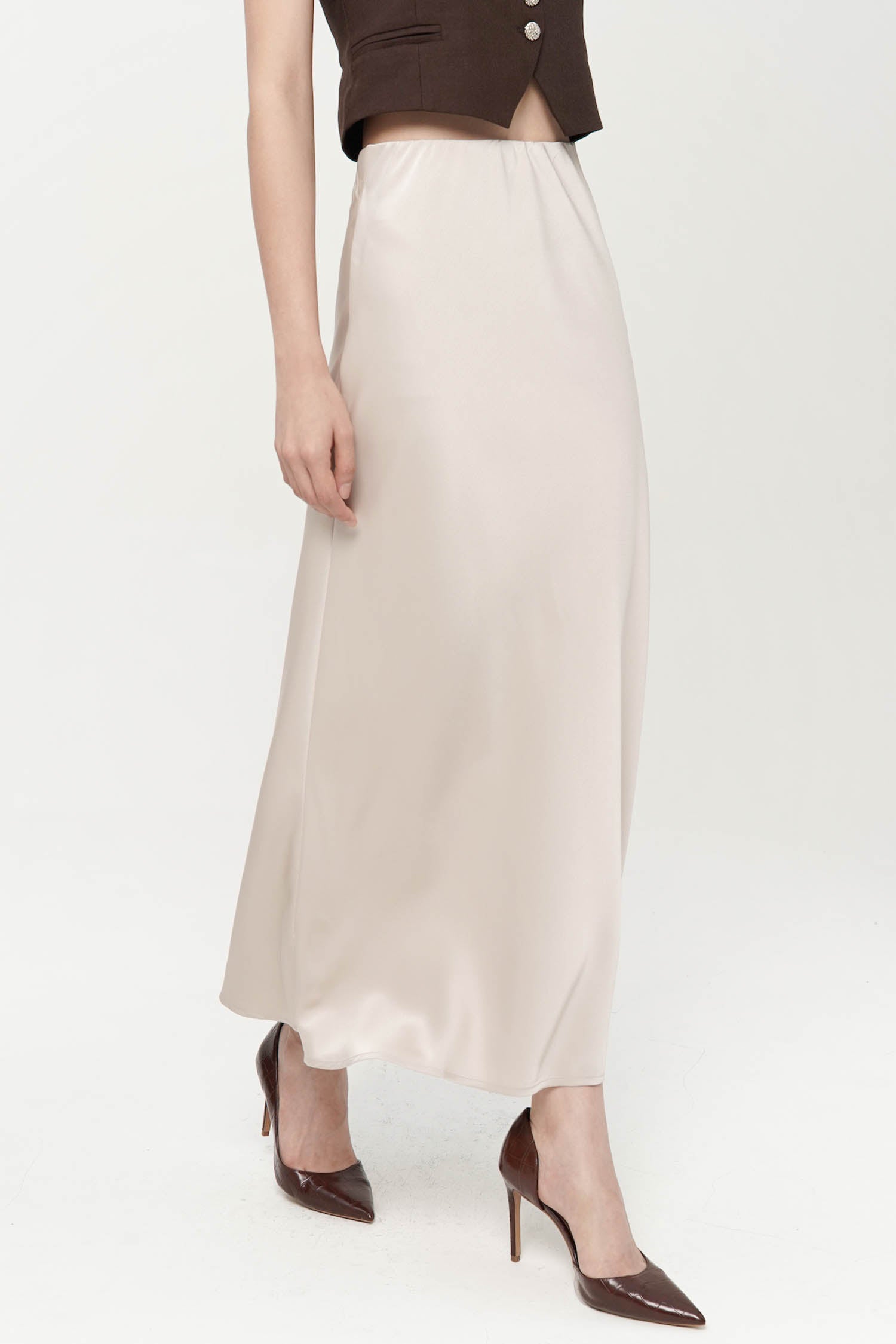 Betsy Satin Maxi Skirt In Champagne