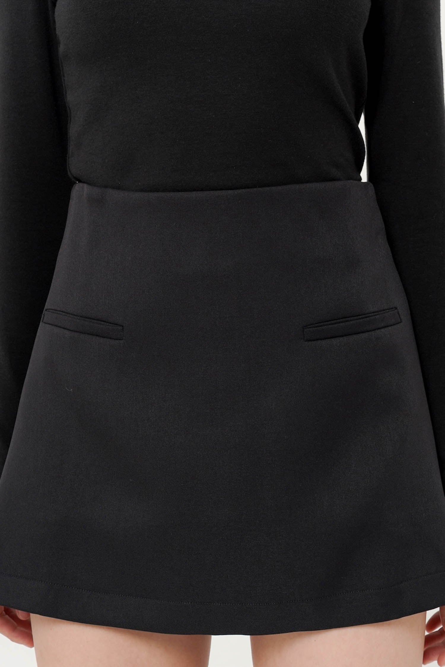 Sigis Mini Skort In Black