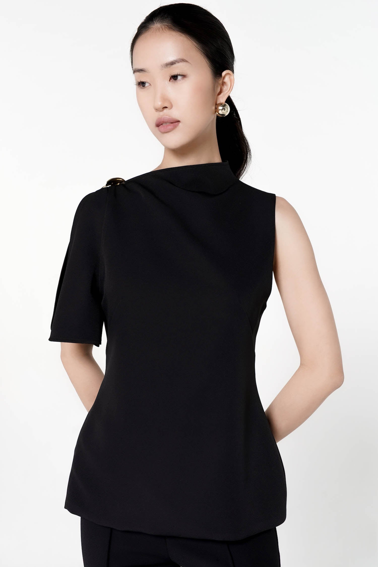 Orania Asymmetrical Top In Black