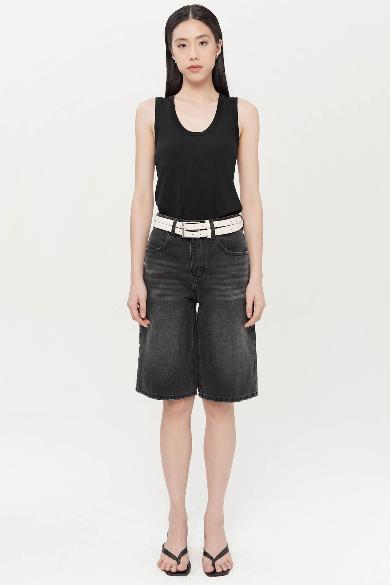 Carson Bermuda Jeans In Black Denim
