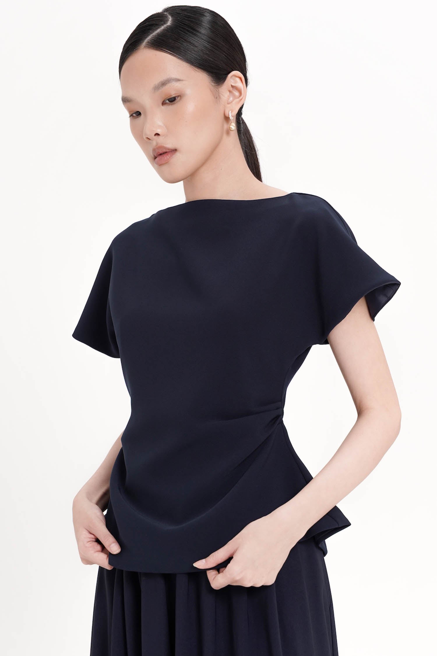 Sennan Cinched Top In Navy