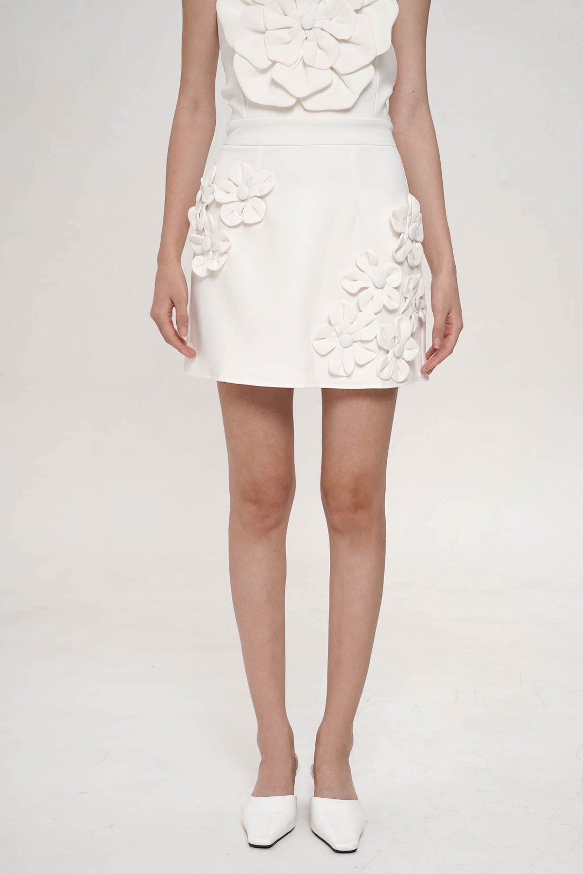 Kisa Flora Appliquéd Mini Skirt In Broken White