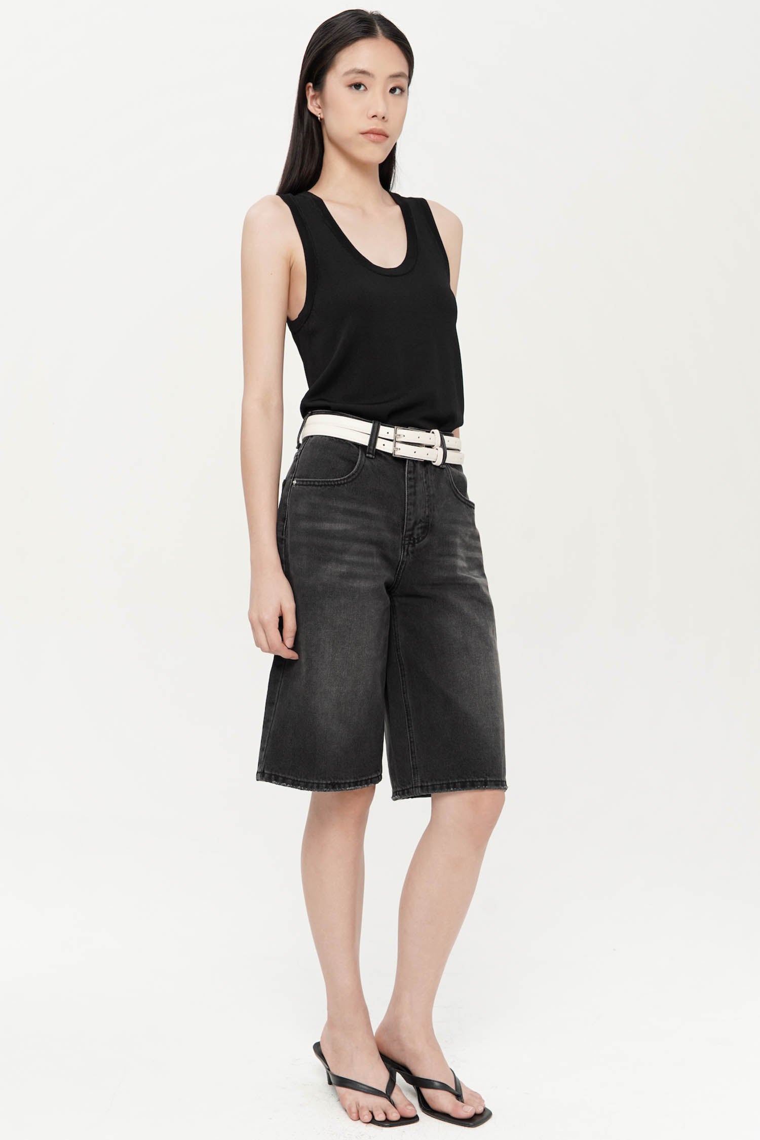 Carson Bermuda Jeans In Black Denim