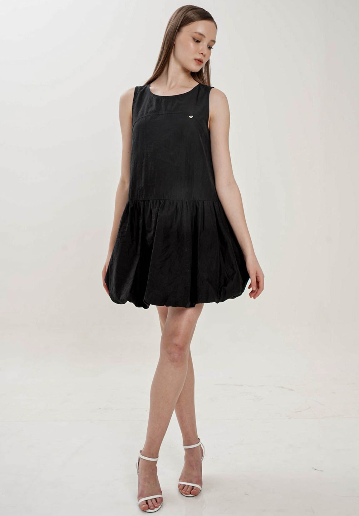 Cienta Balloon Mini Dress In Black