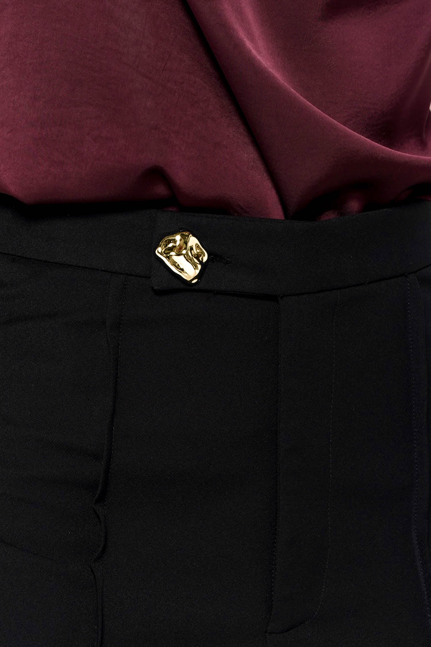 Thalune Trousers In Black