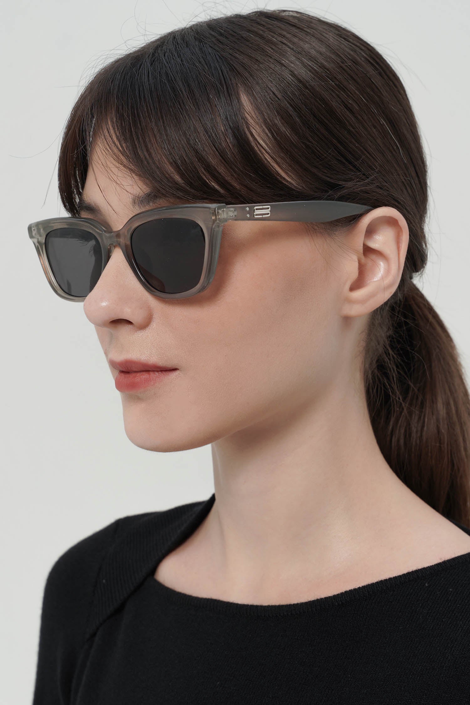 Kamari Sunglasses In Grey