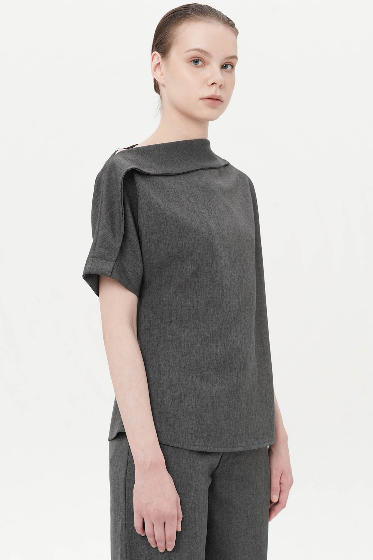 Auden Asymmetrical Blouse In Ash Grey