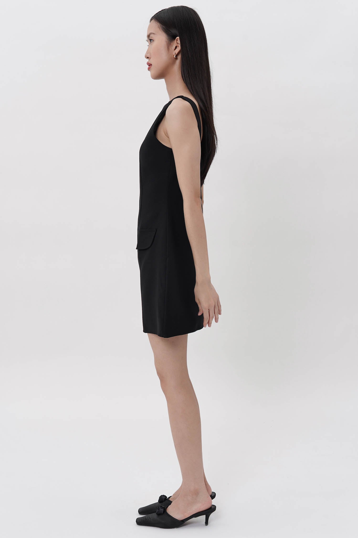 新品未使用ウノアVelour-Little black dressサイズM □【Glossy-cord strap-】Velour-Little black dress