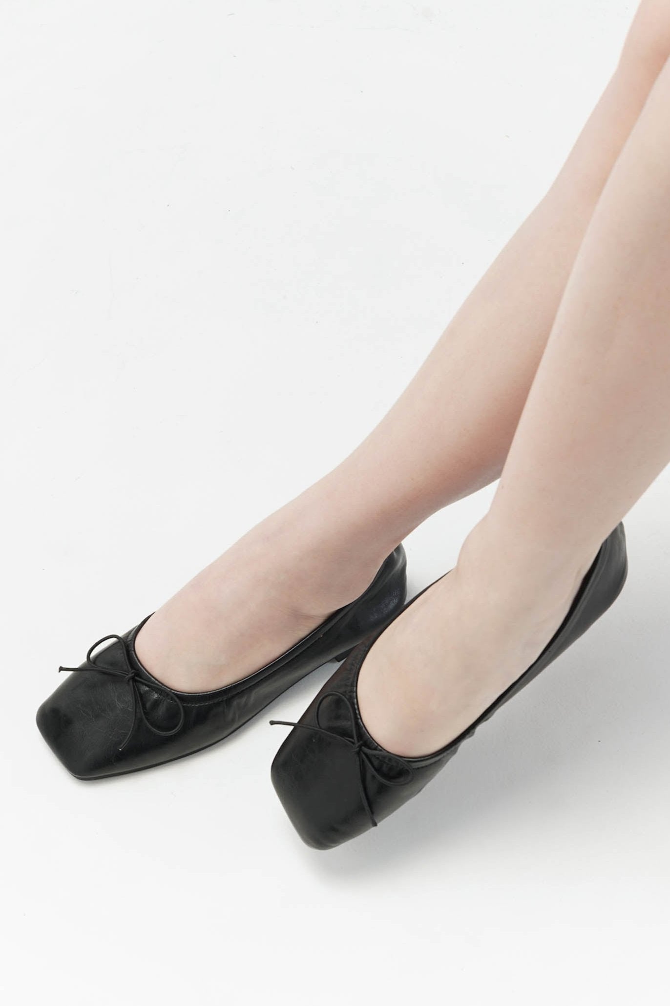 Ephyra Ballet Flats In Black